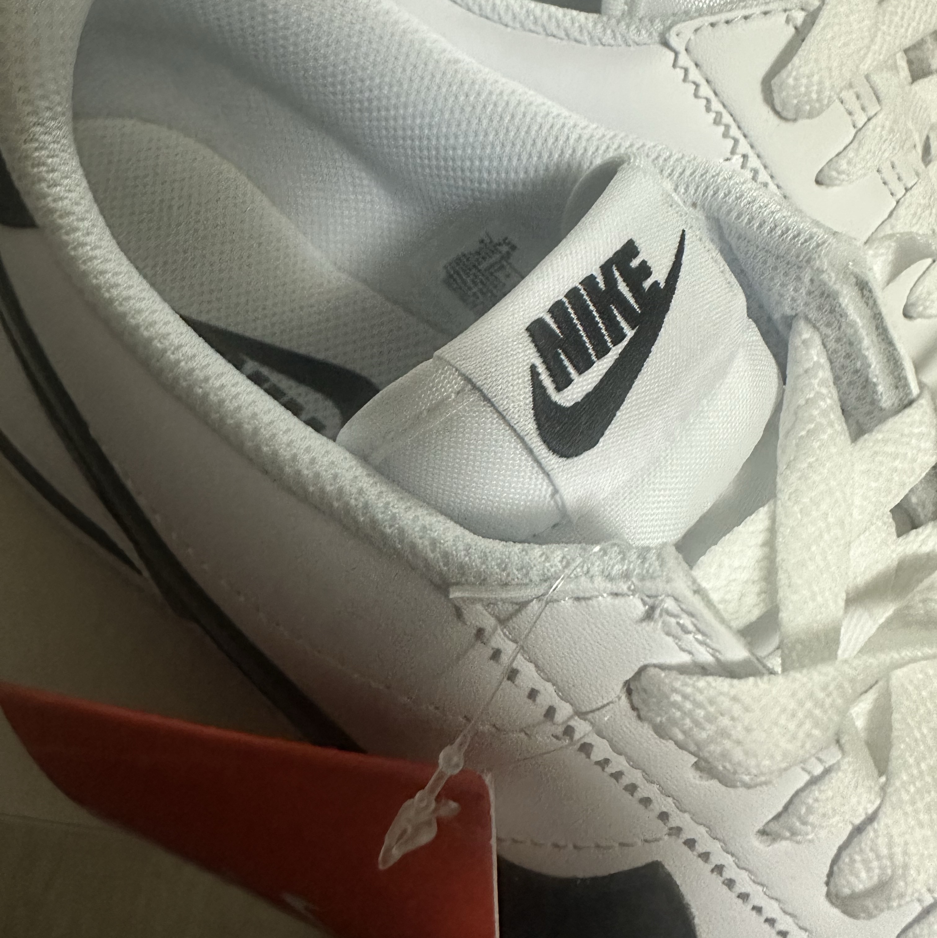 (GS) Nike Cortez Basic SL White Black 착용 스타일