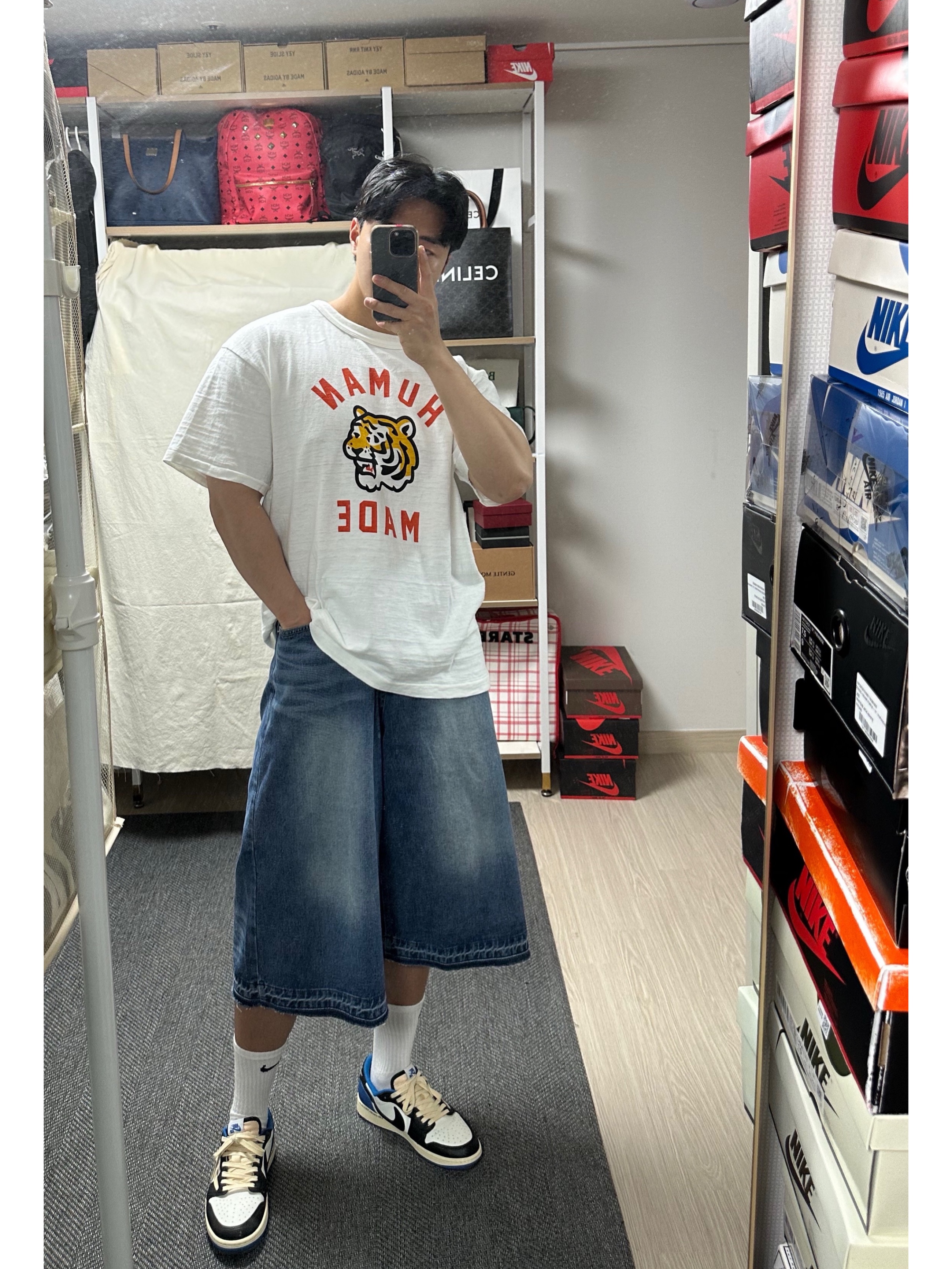 Human Made Graphic T-Shirt #02 White, Jordan 1 x Travis Scott x Fragment Retro Low OG SP Military Blue 착용 스타일