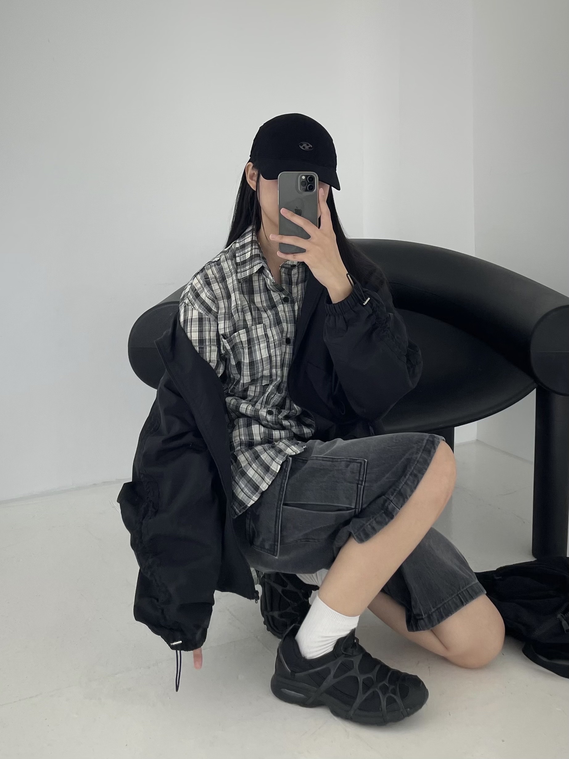 Sansan Gear Curve Panel Cap Black - 24SS, Nike Air Kukini Triple Black 착용 스타일 - 1