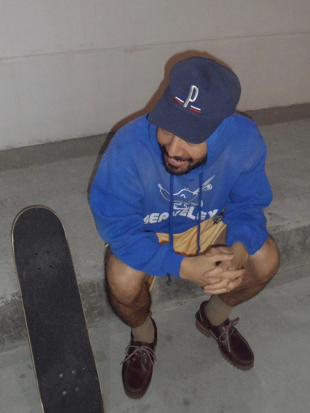 Wild Donkey Berkeley Hoodie Faded Broken Royal 착용 스타일 - 2