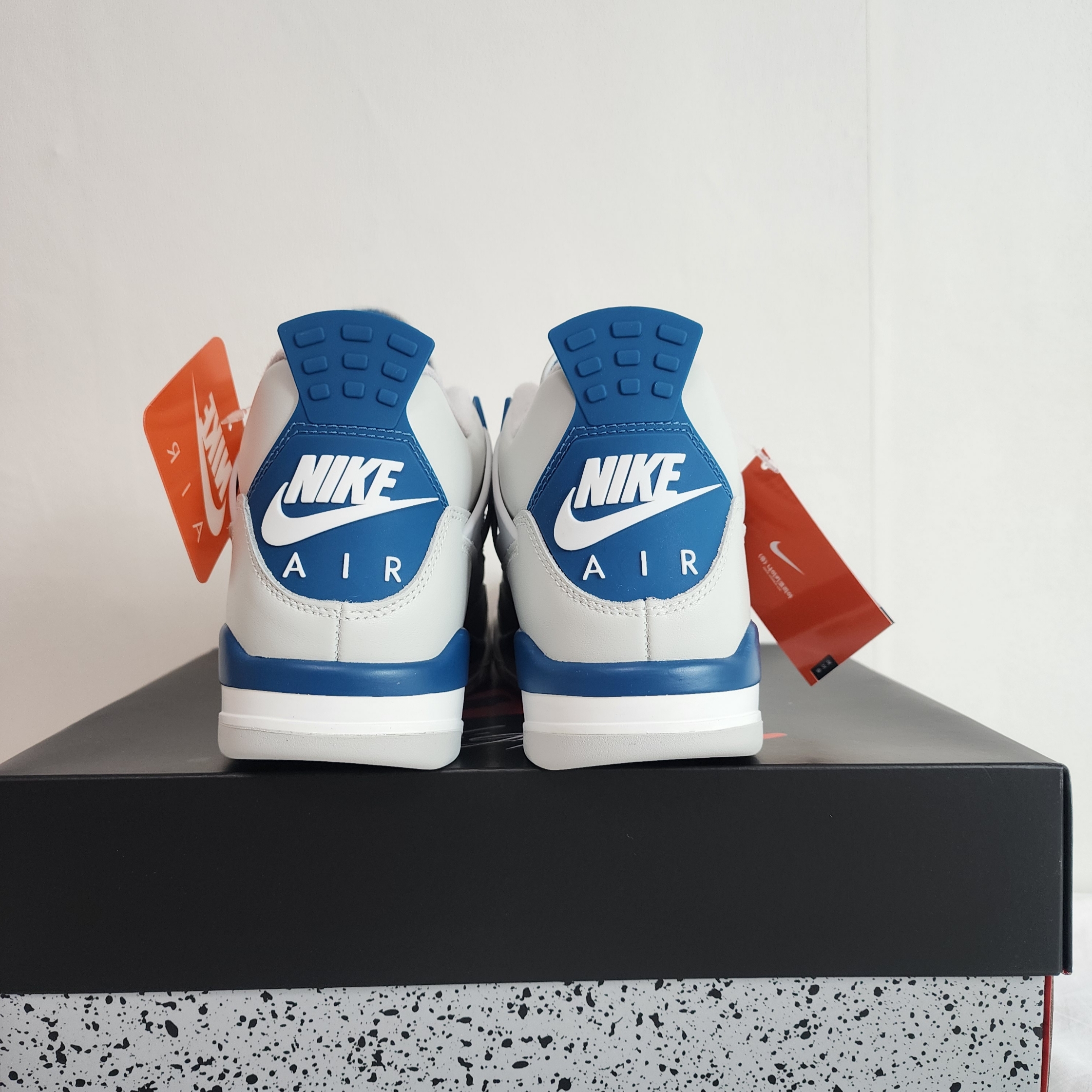 Jordan 4 Retro Industrial Blue 착용 스타일 - 5
