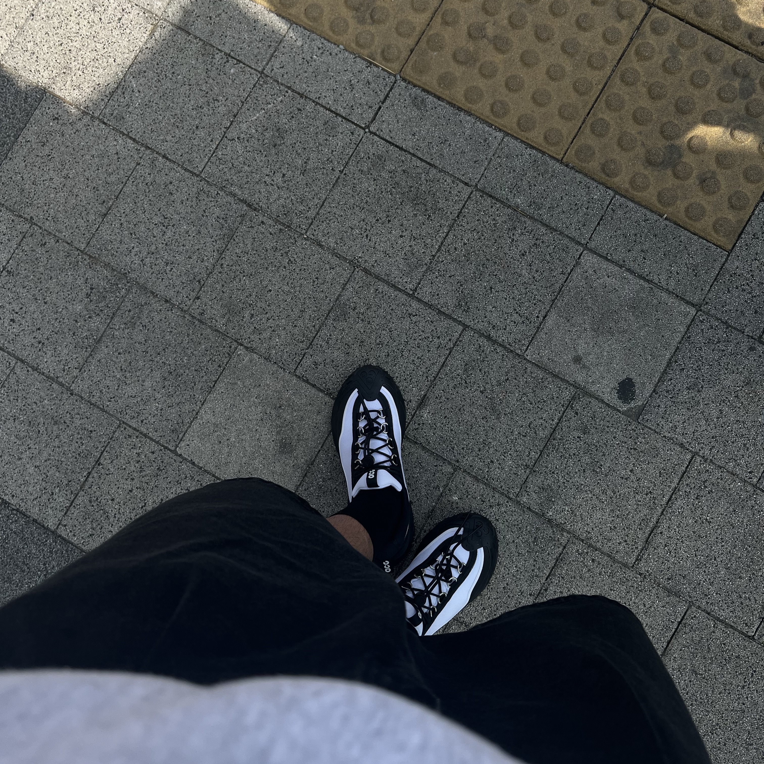 Nike x Comme des Garcons Homme Plus ACG Mountain Fly 2 Low Black White 착용 스타일