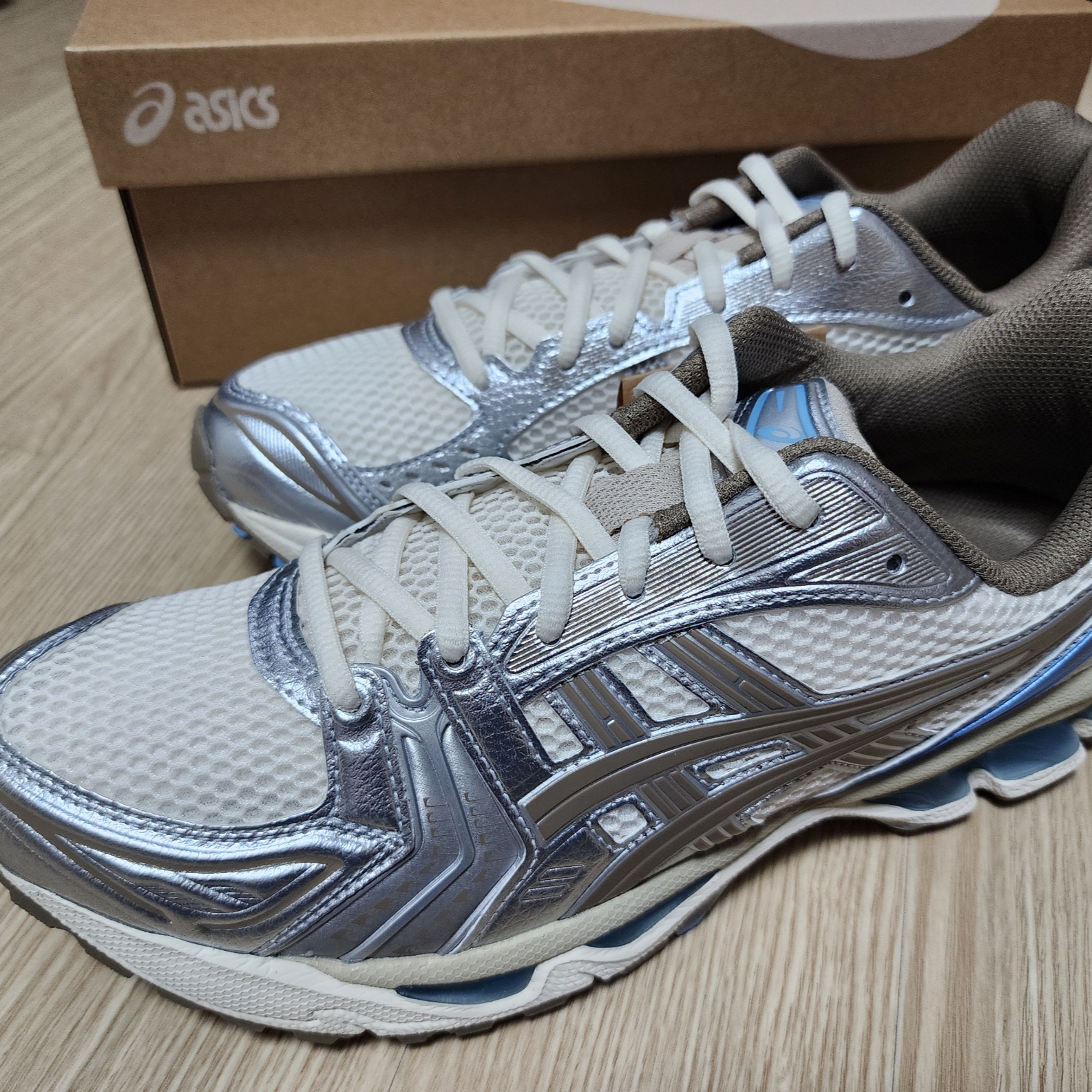 (W) Asics Gel-Kayano 14 Cream Pepper 착용 스타일