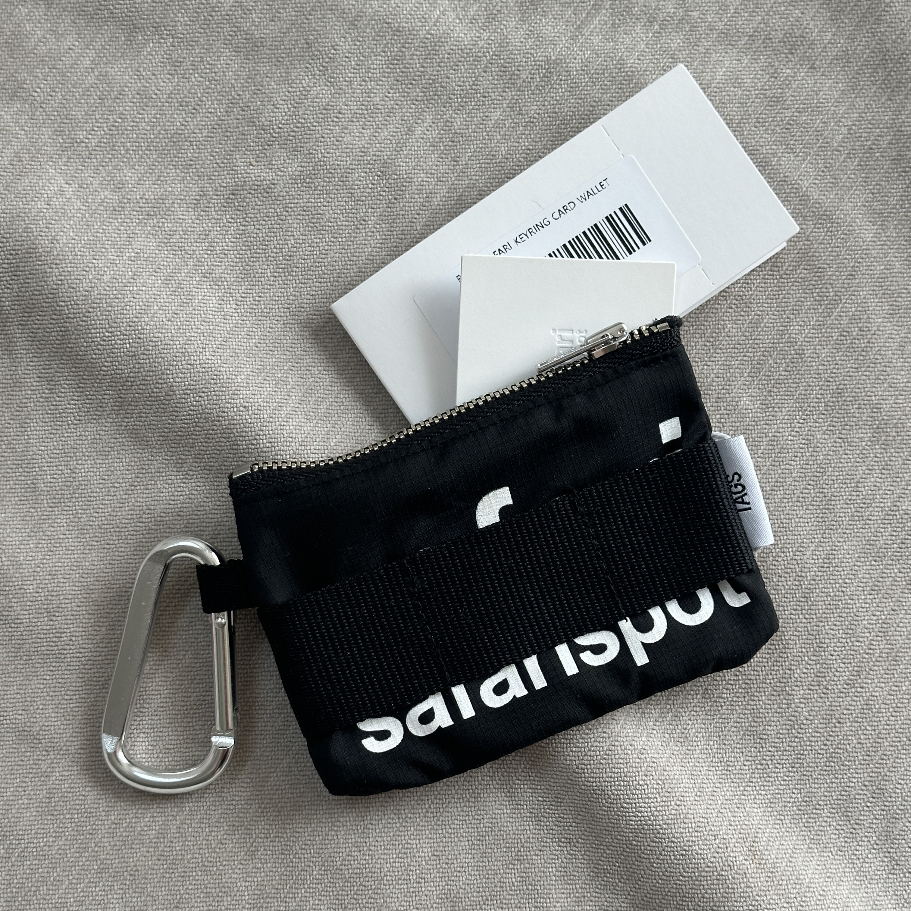 Safarispot Basic Safari Keyring Card Wallet Black 착용 스타일