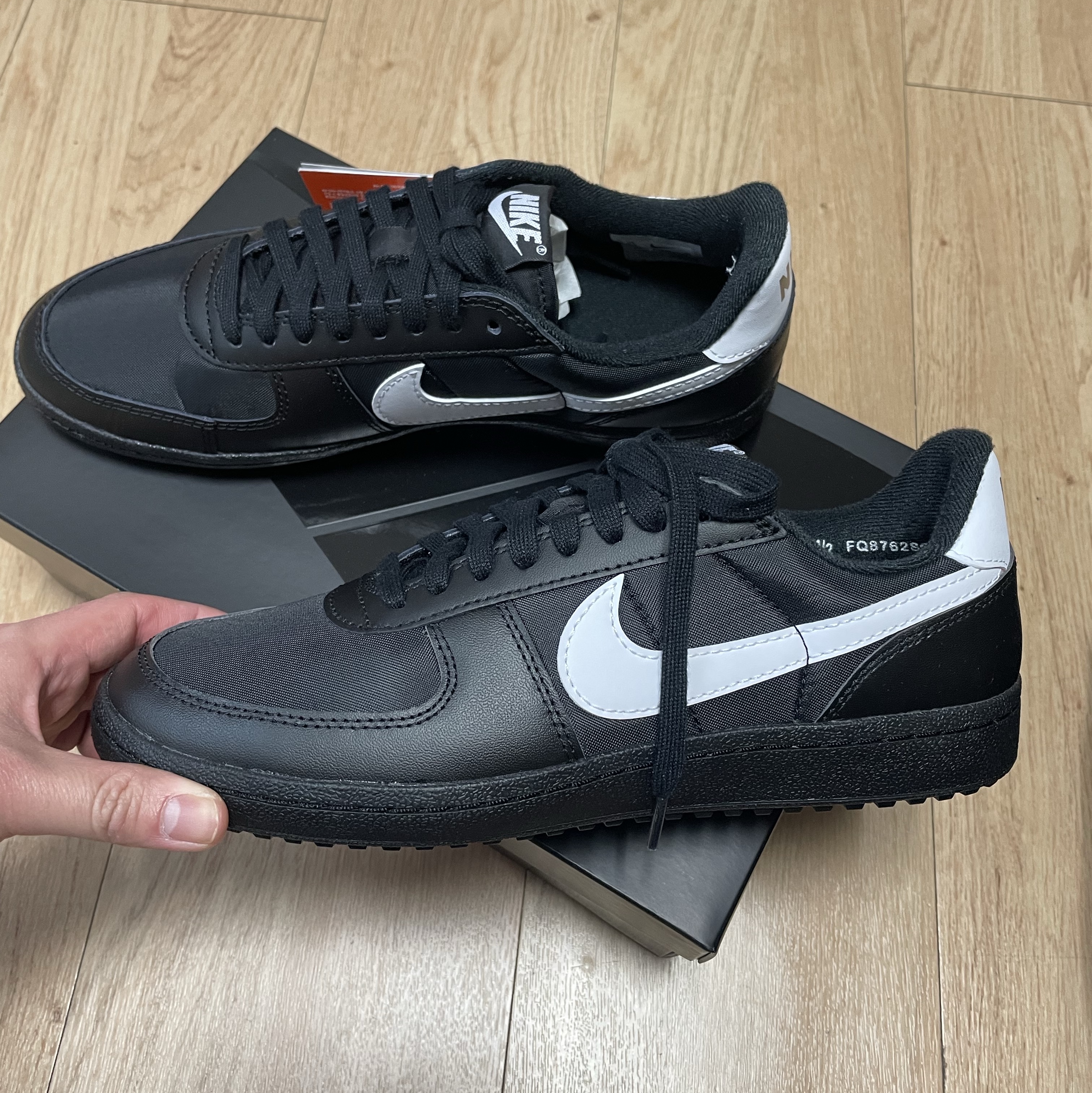 Nike Field General 82 SP Black and White 착용 스타일