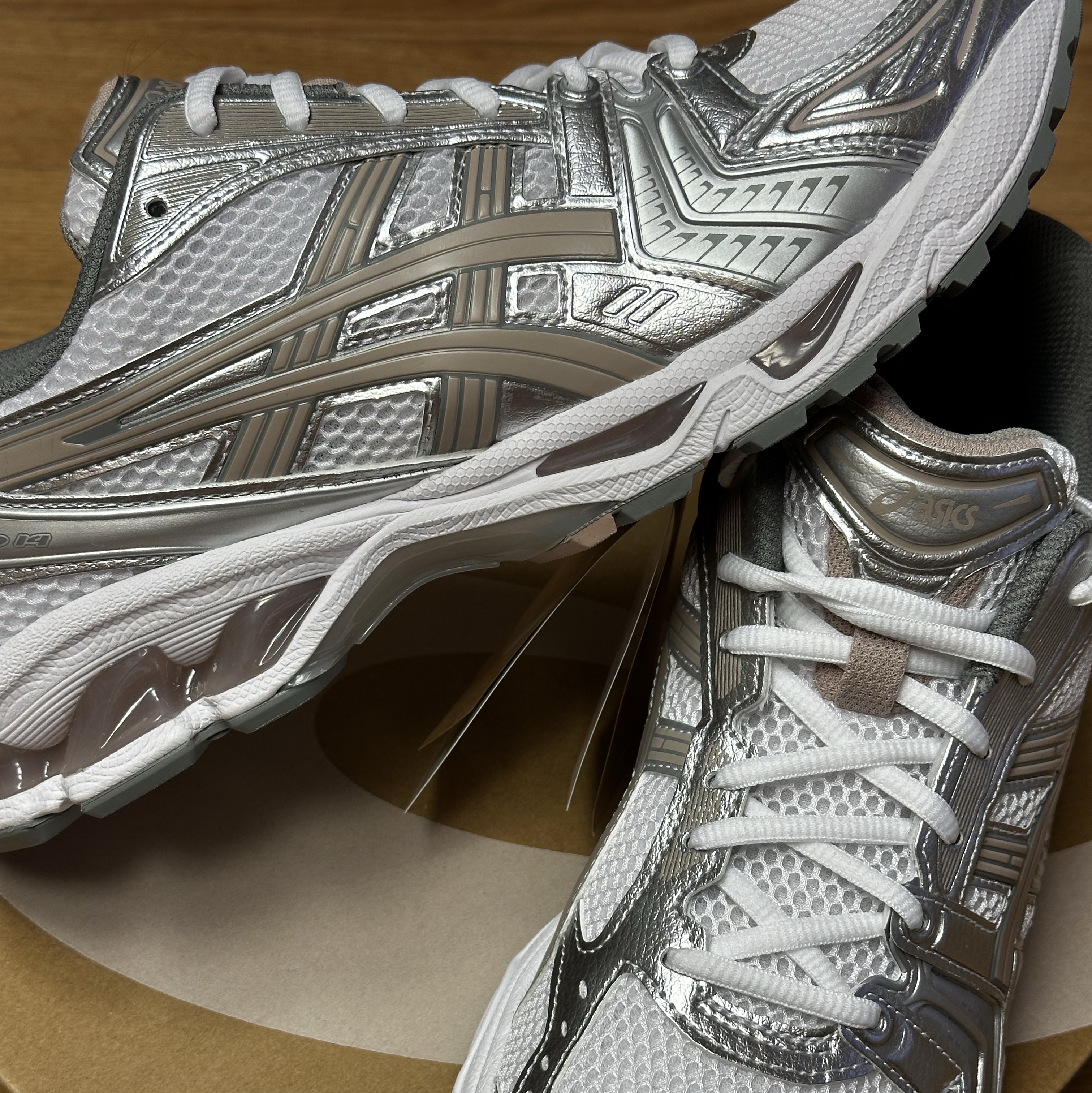 (W) Asics Gel-Kayano 14 White Moonrock 착용 스타일 - 2