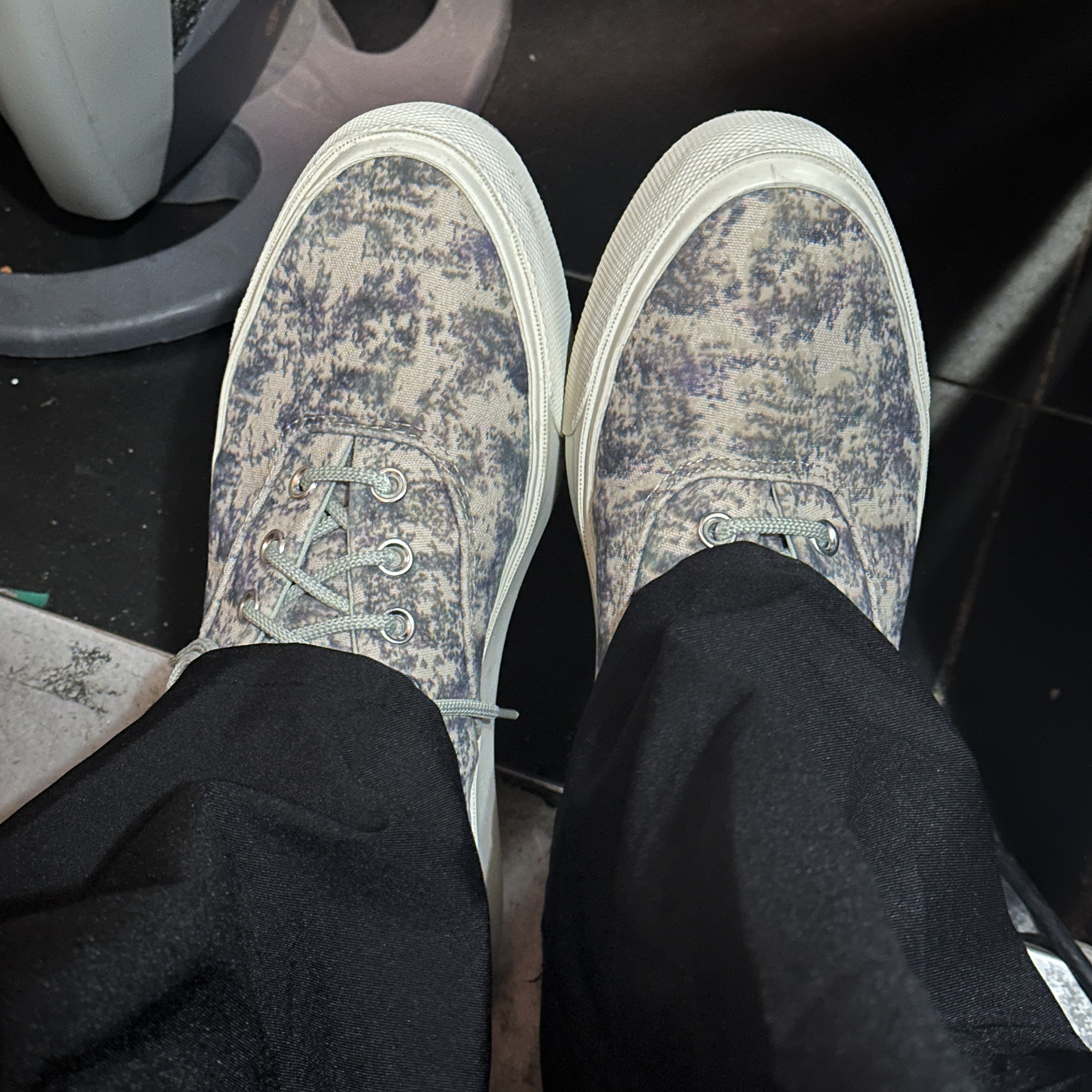 Converse x John Elliott Skid Grip Ox French Oak 착용 스타일