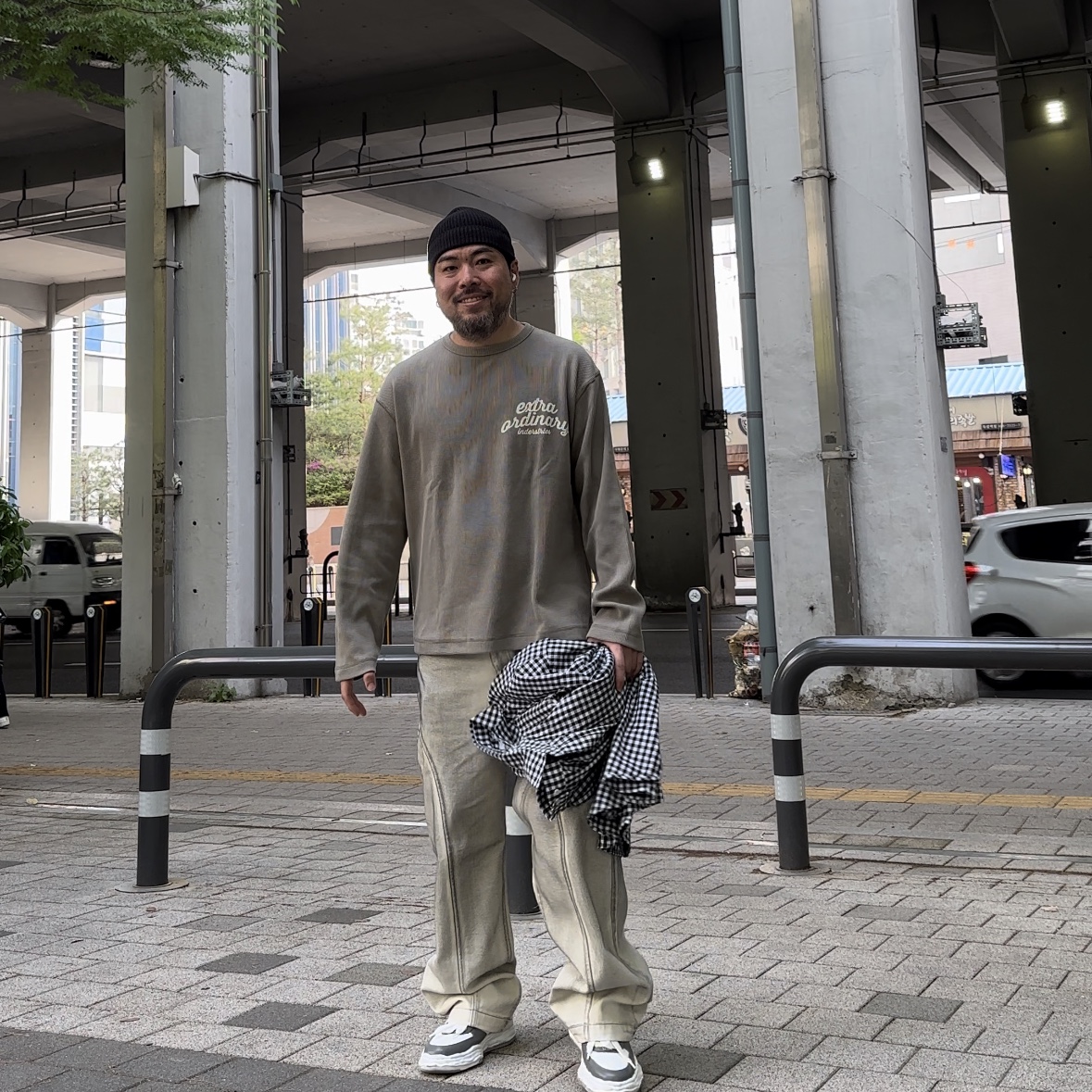 Maison Mihara Yasuhiro Wayne OG Sole Leather Low-top Sneakers Gray White 착용 스타일