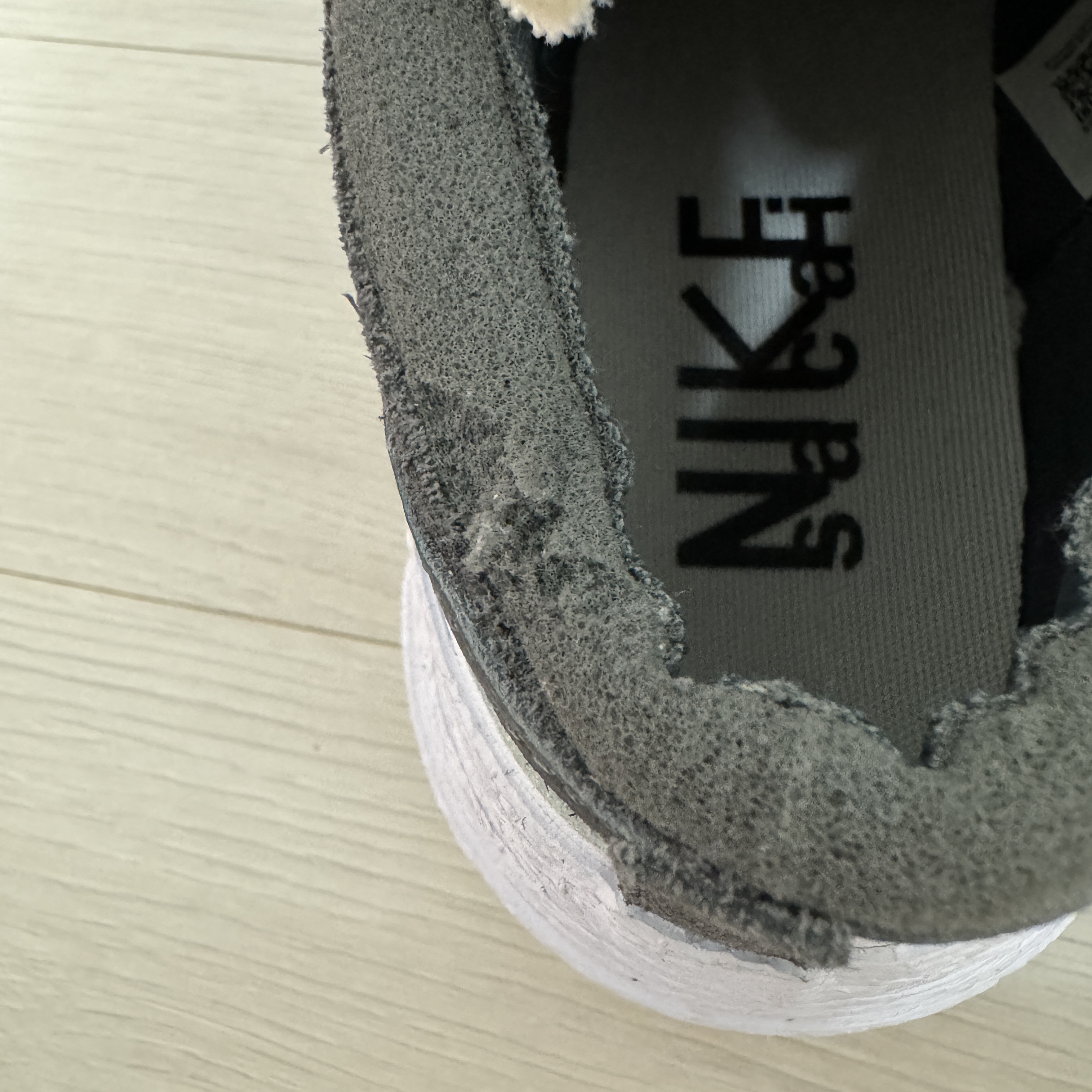 Nike x Sacai Blazer Low Iron Grey 착용 스타일 - 3