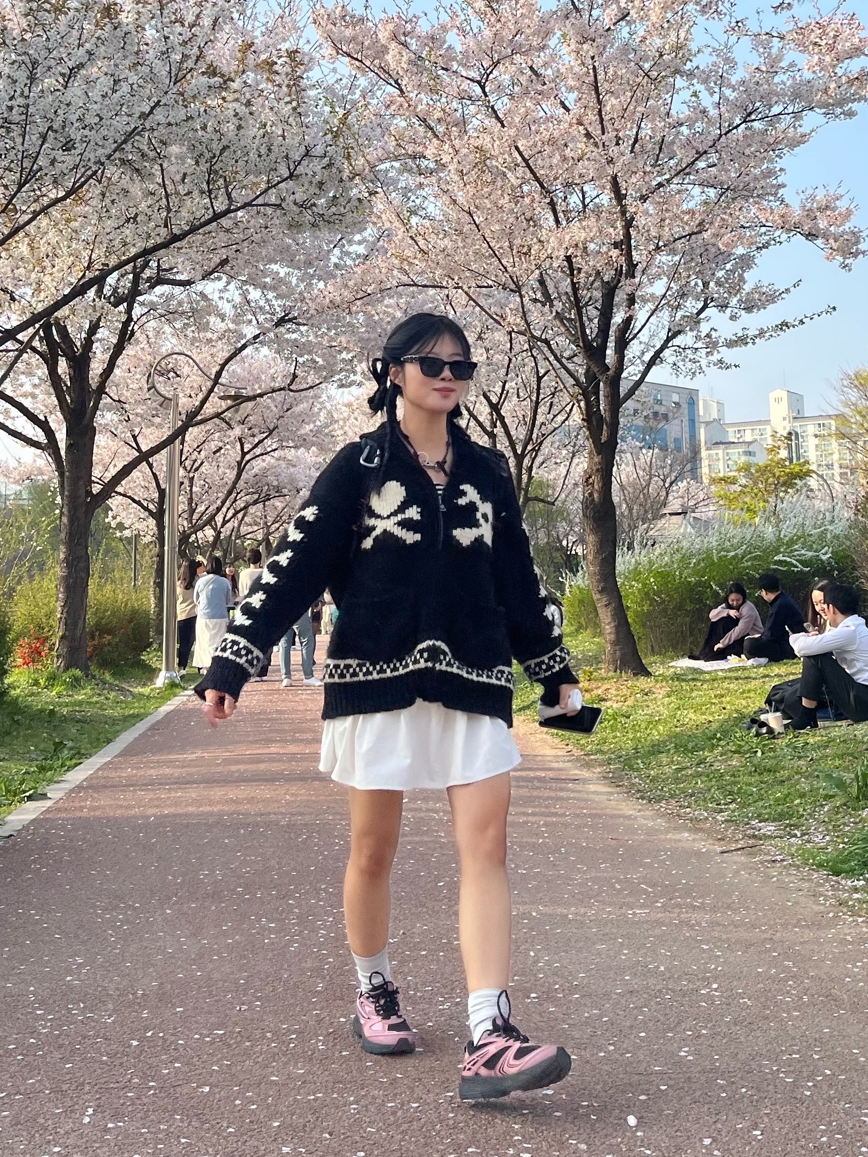 Gentle Monster x Maison Margiela MM110 Black Black, Fila Interun Pink Black 착용 스타일 - 2