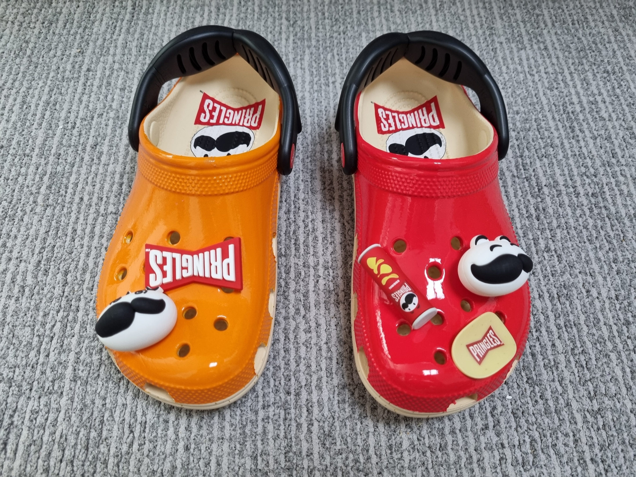 Crocs x Pringles Classic Clog Red Orange 착용 스타일