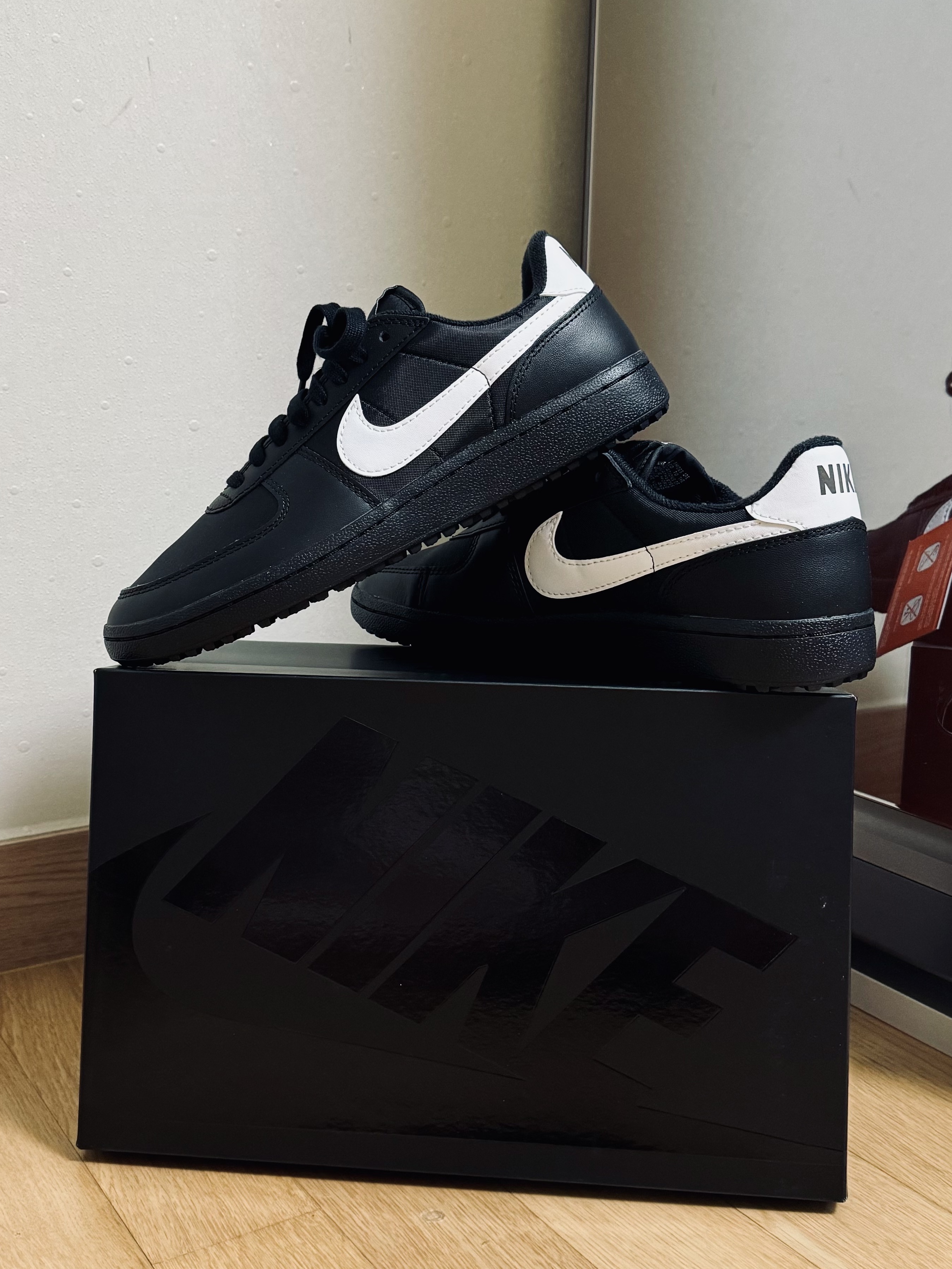 Nike Field General 82 SP Black and White 착용 스타일