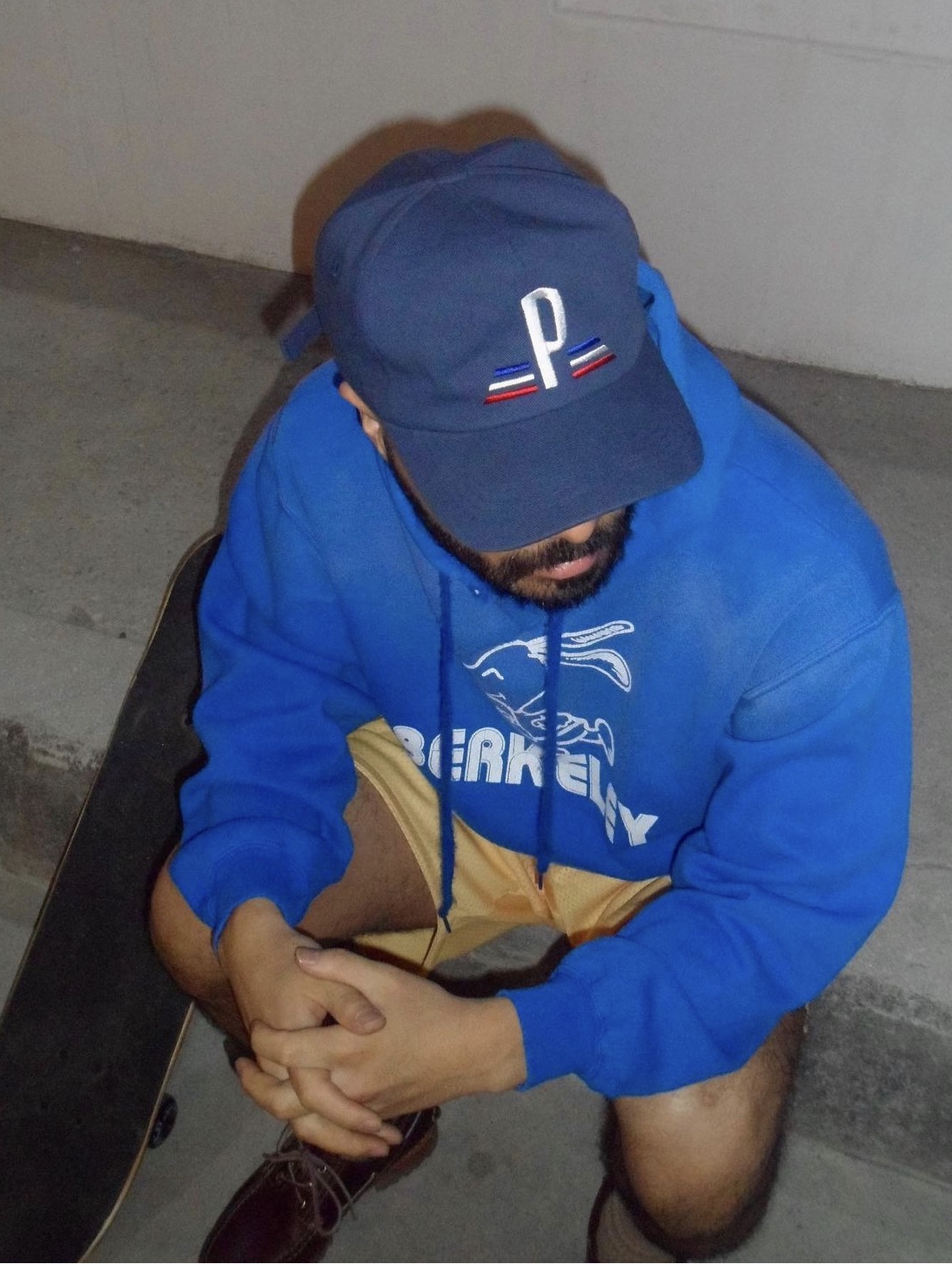 Wild Donkey Berkeley Hoodie Faded Broken Royal 착용 스타일 - 3