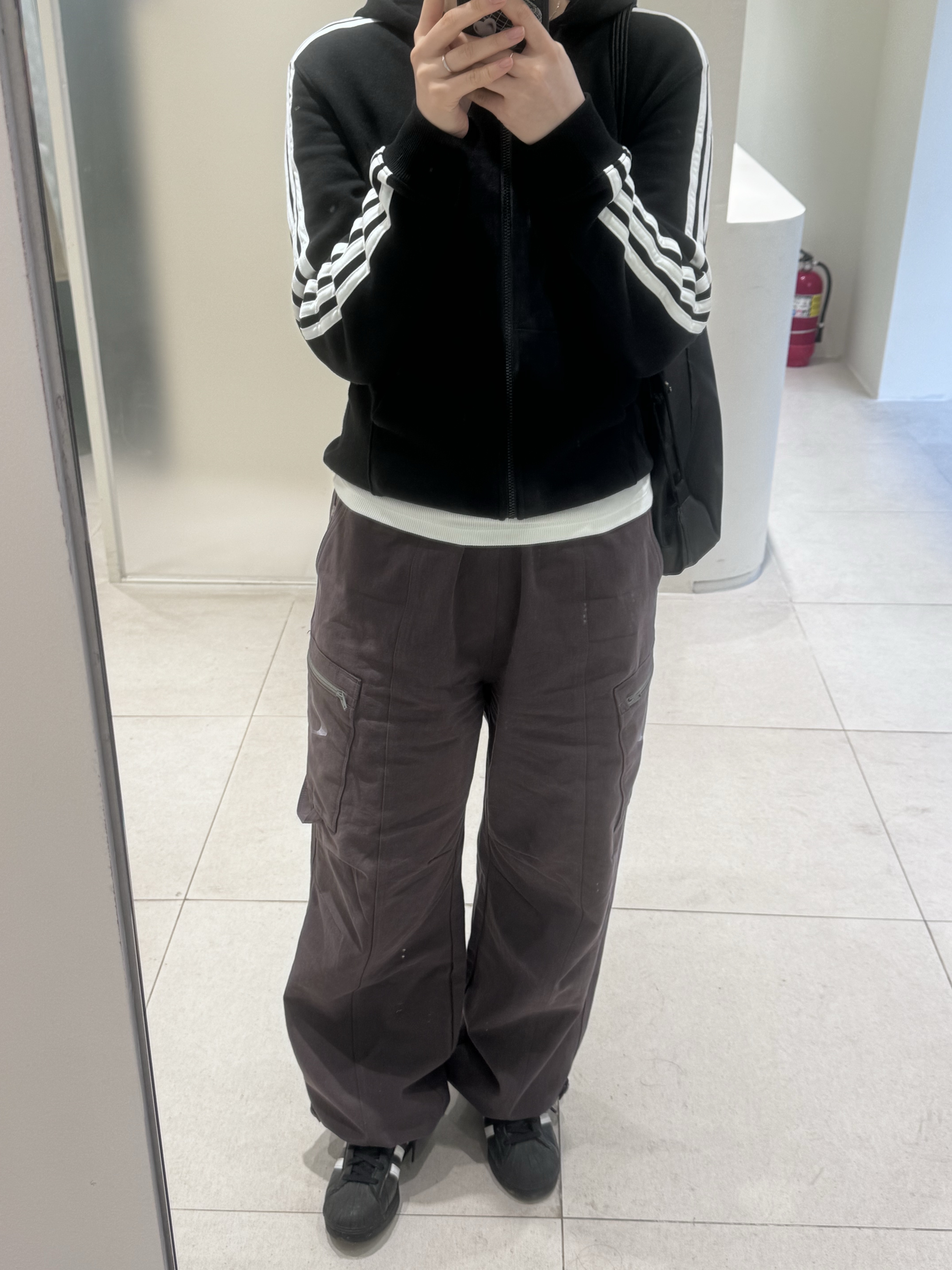(W) Mischief Drawstring Pants Purple Brown 착용 스타일 - 1