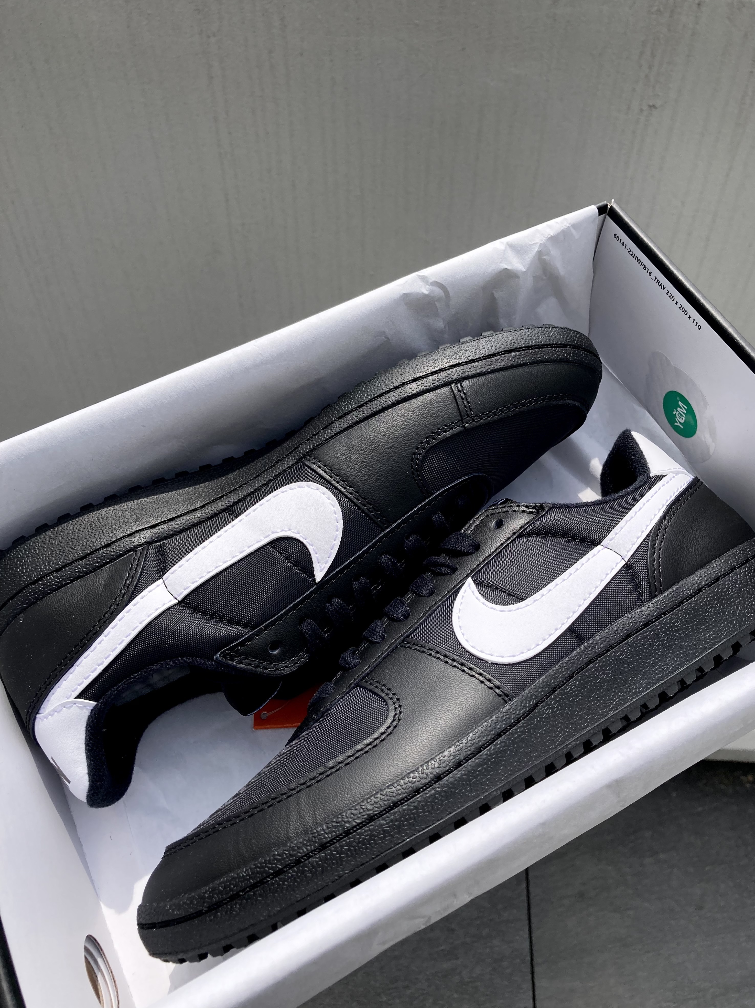 Nike Field General 82 SP Black and White 착용 스타일
