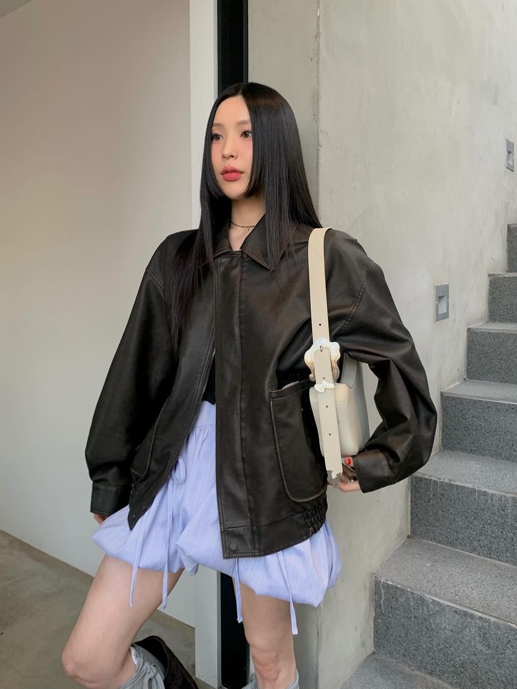 Margarin Fingers Shirring Pocket Balloon Skirt Light Blue, Margarin Fingers Shirring Pocket Balloon Skirt Light Beige 착용 스타일