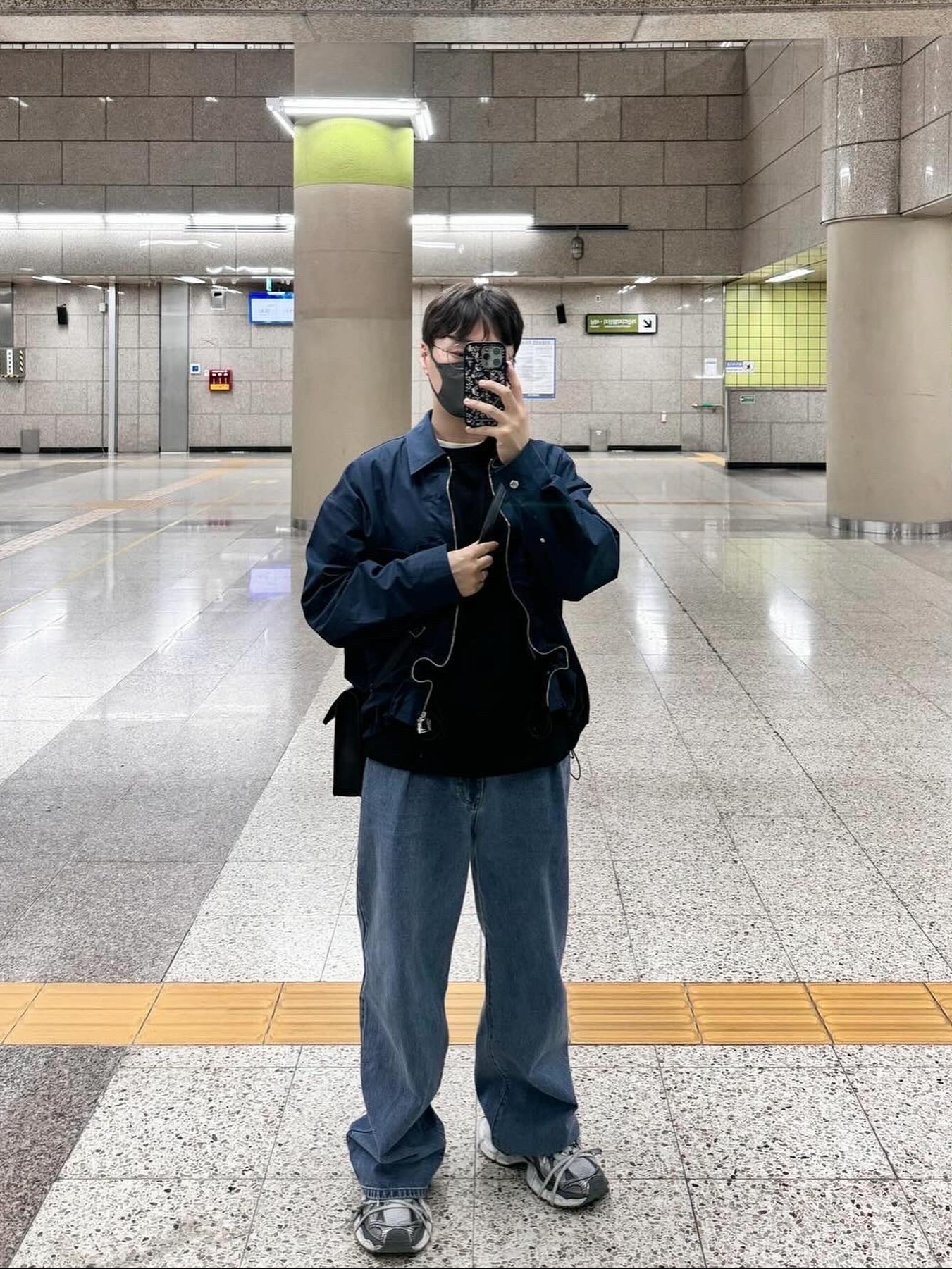 Wooyoungmi Flower Print Back Logo T-Shirt Black - 22SS, Balenciaga 3XL Sneakers Grey White Red 착용 스타일 - 4