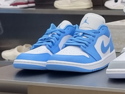 (W) Jordan 1 Low UNC University Blue 착용 스타일
