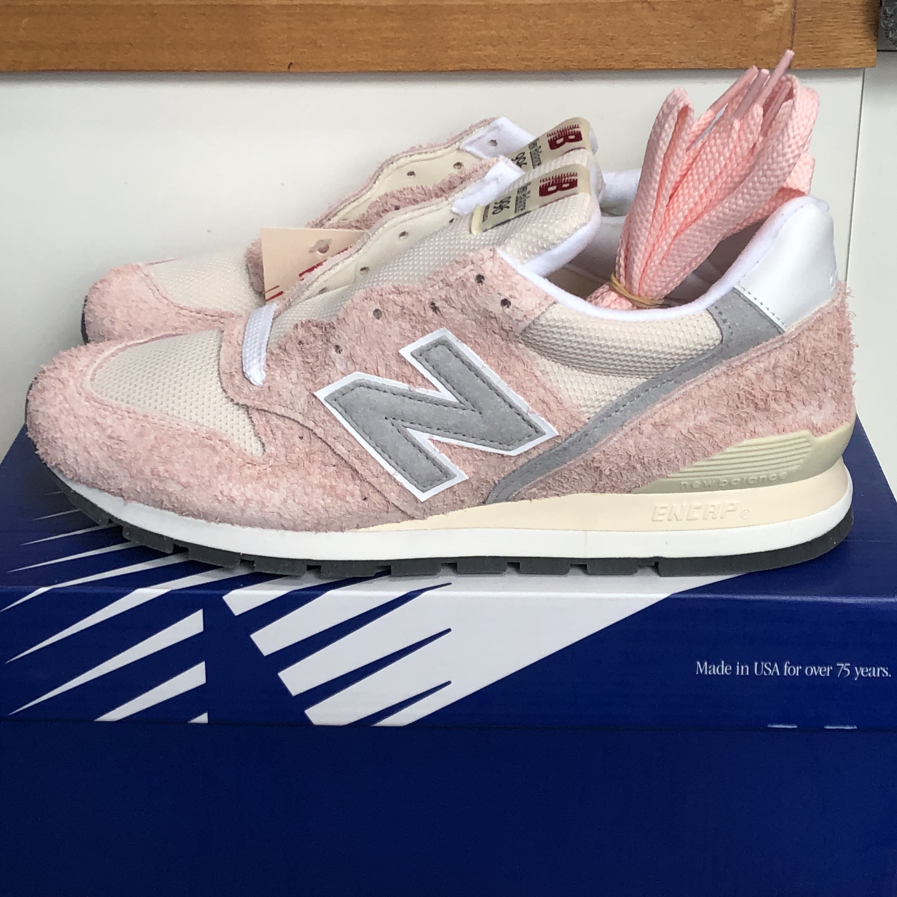 New Balance Made in USA 996 Pink Haze Silver 착용 스타일