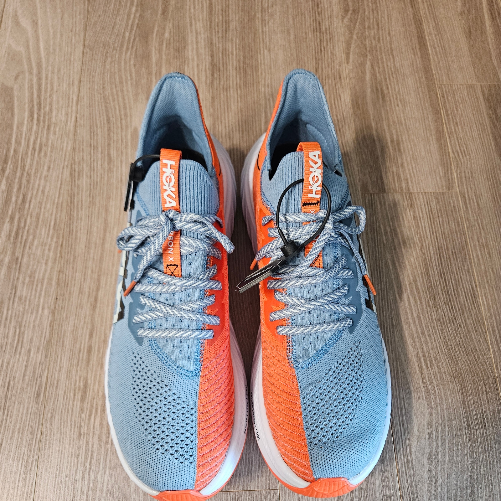 Hoka Carbon X 3 Mountain Spring Puffins Bill 착용 스타일