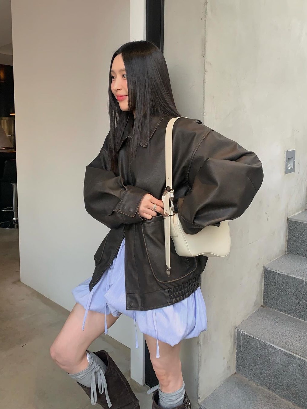 Margarin Fingers Shirring Pocket Balloon Skirt Light Beige, Margarin Fingers Shirring Pocket Balloon Skirt Light Blue 착용 스타일