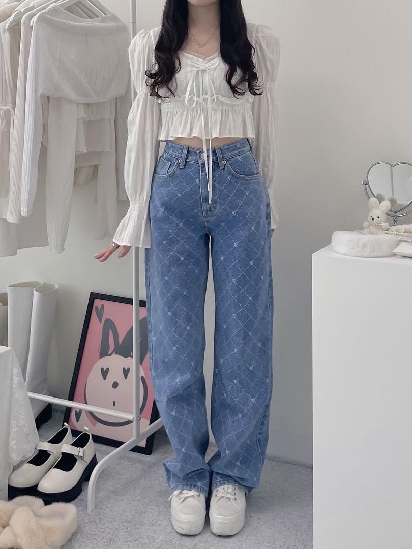 Margarin Fingers Heart Argyle Denim Pants Light Blue 착용 스타일
