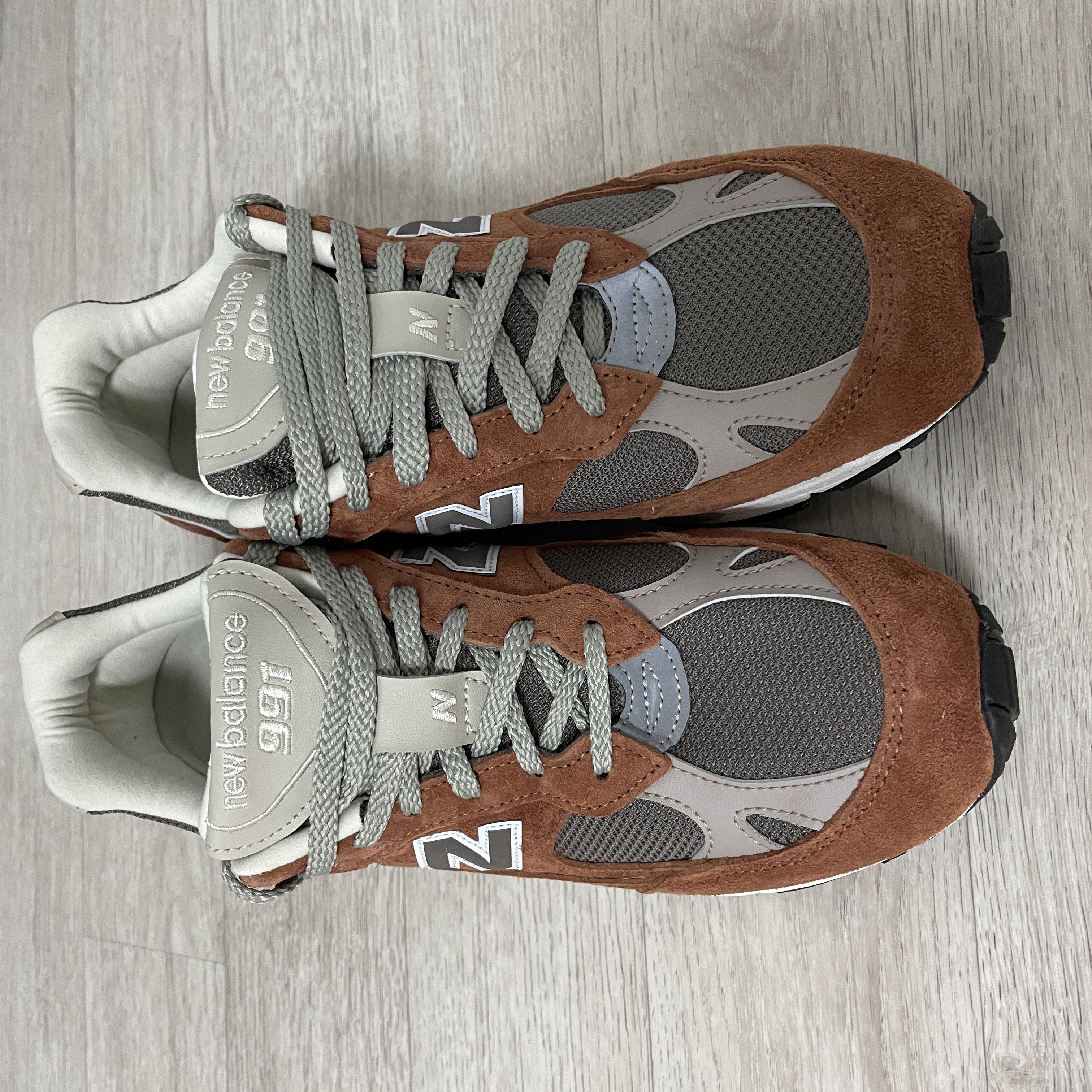 New Balance 991 Made in UK Sequoia Falcon 착용 스타일