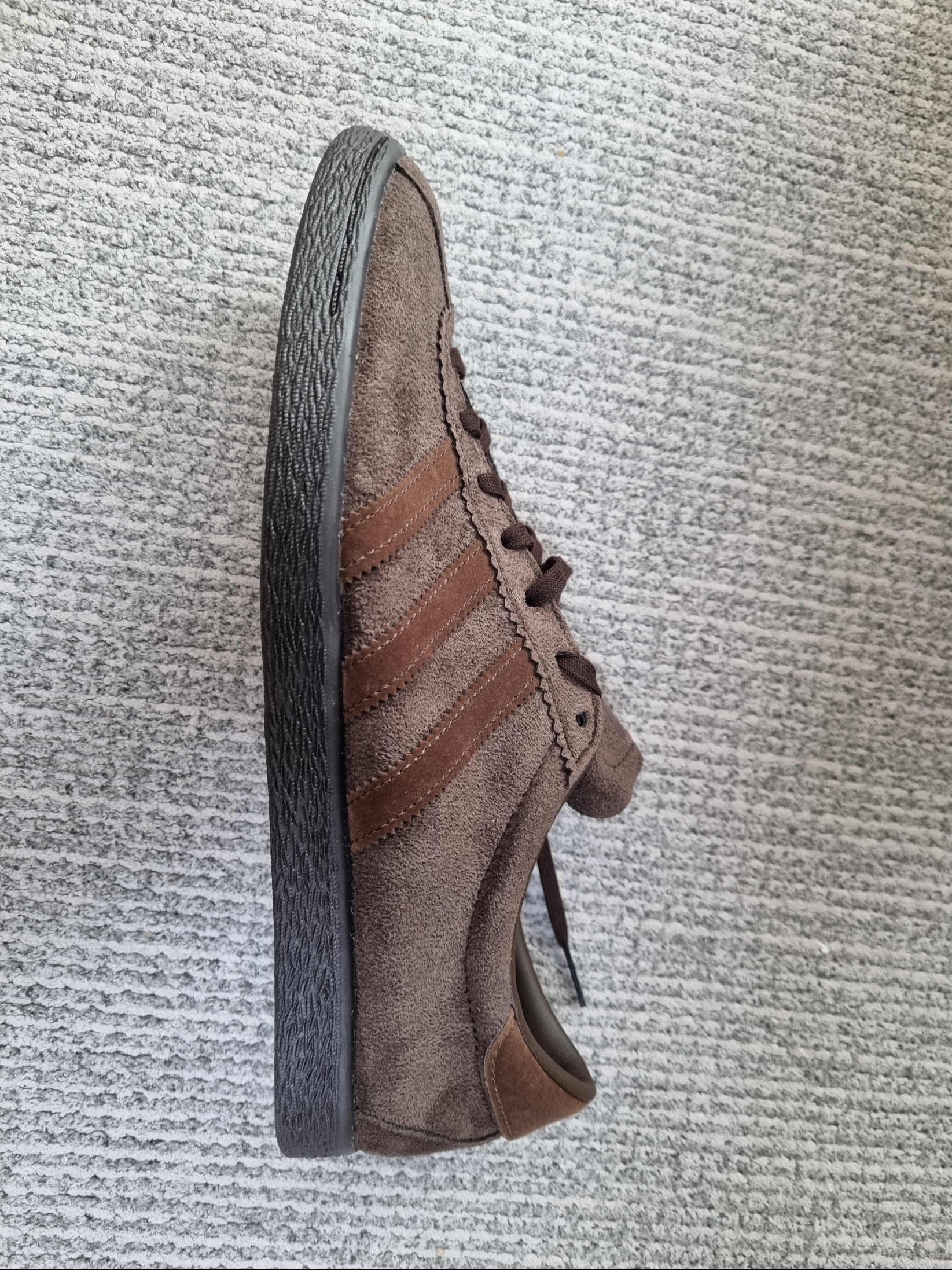 Adidas Tobacco Gruen Dark Brown 착용 스타일