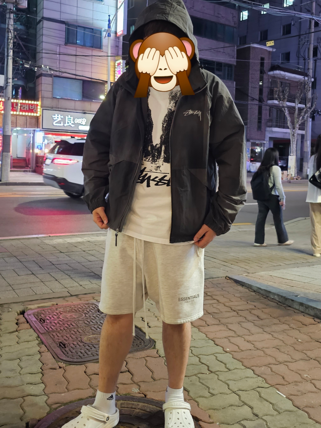 Essentials The Core Collection Sweatshorts Light Oatmeal, Stussy Doberman T-Shirt White 착용 스타일 - 2