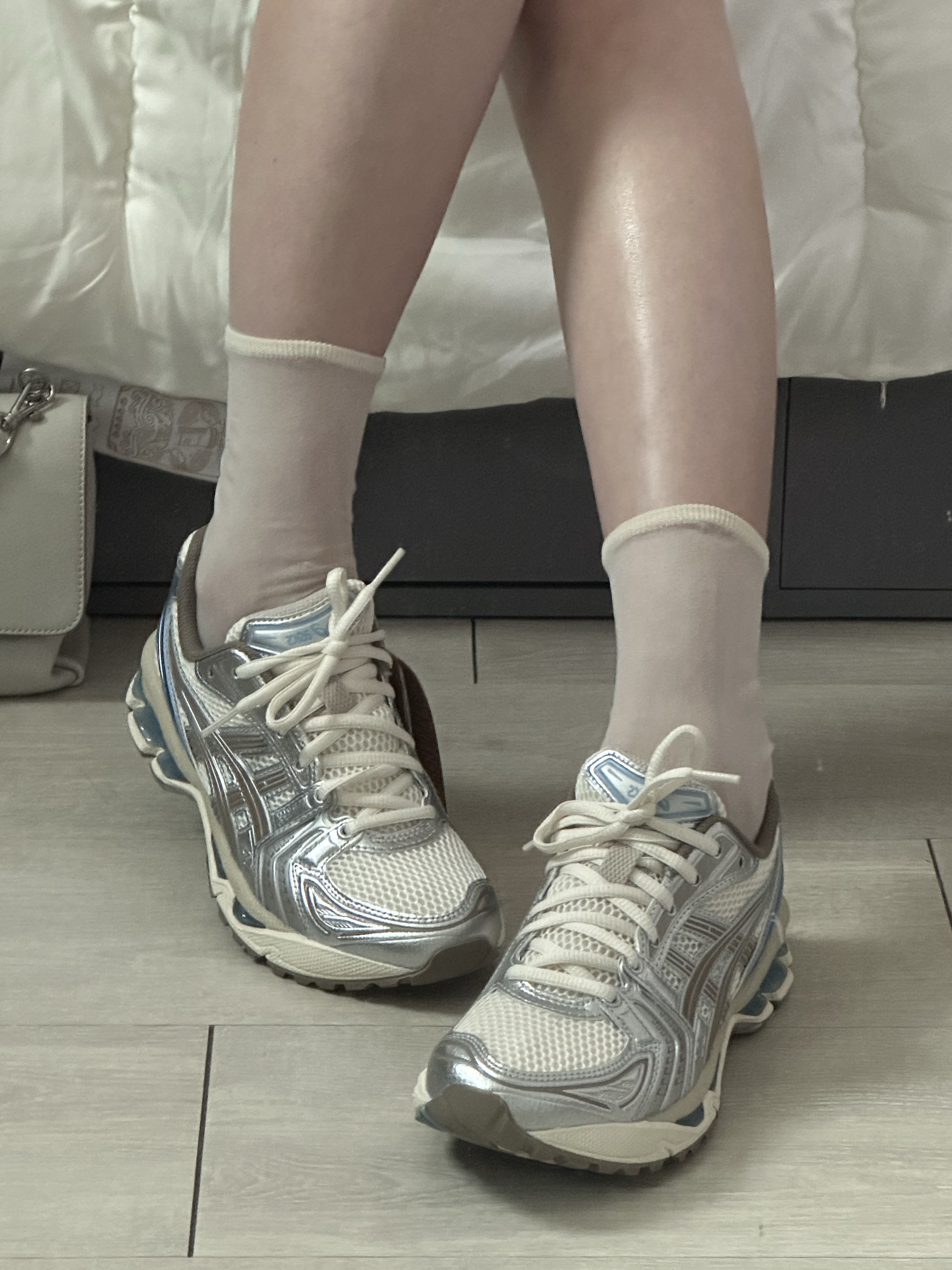 (W) Asics Gel-Kayano 14 Cream Pepper 착용 스타일 - 2