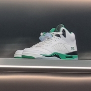 (W) Jordan 5 Retro Lucky Green 착용 스타일