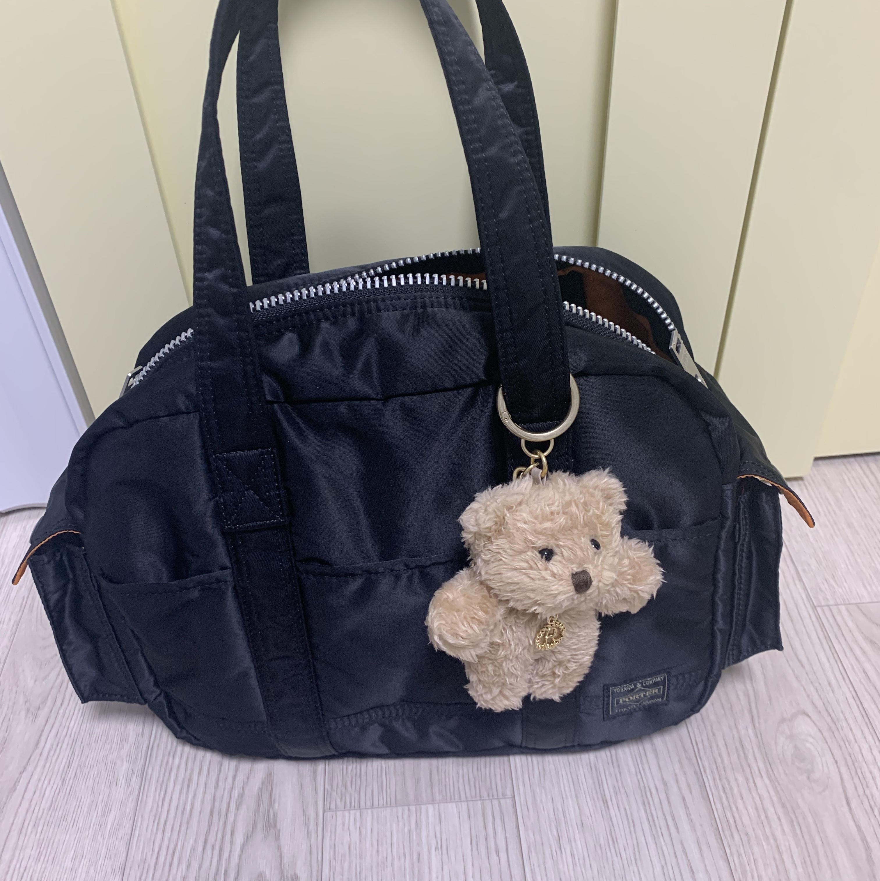 Porter Tanker Duffle Bag S Black 착용 스타일