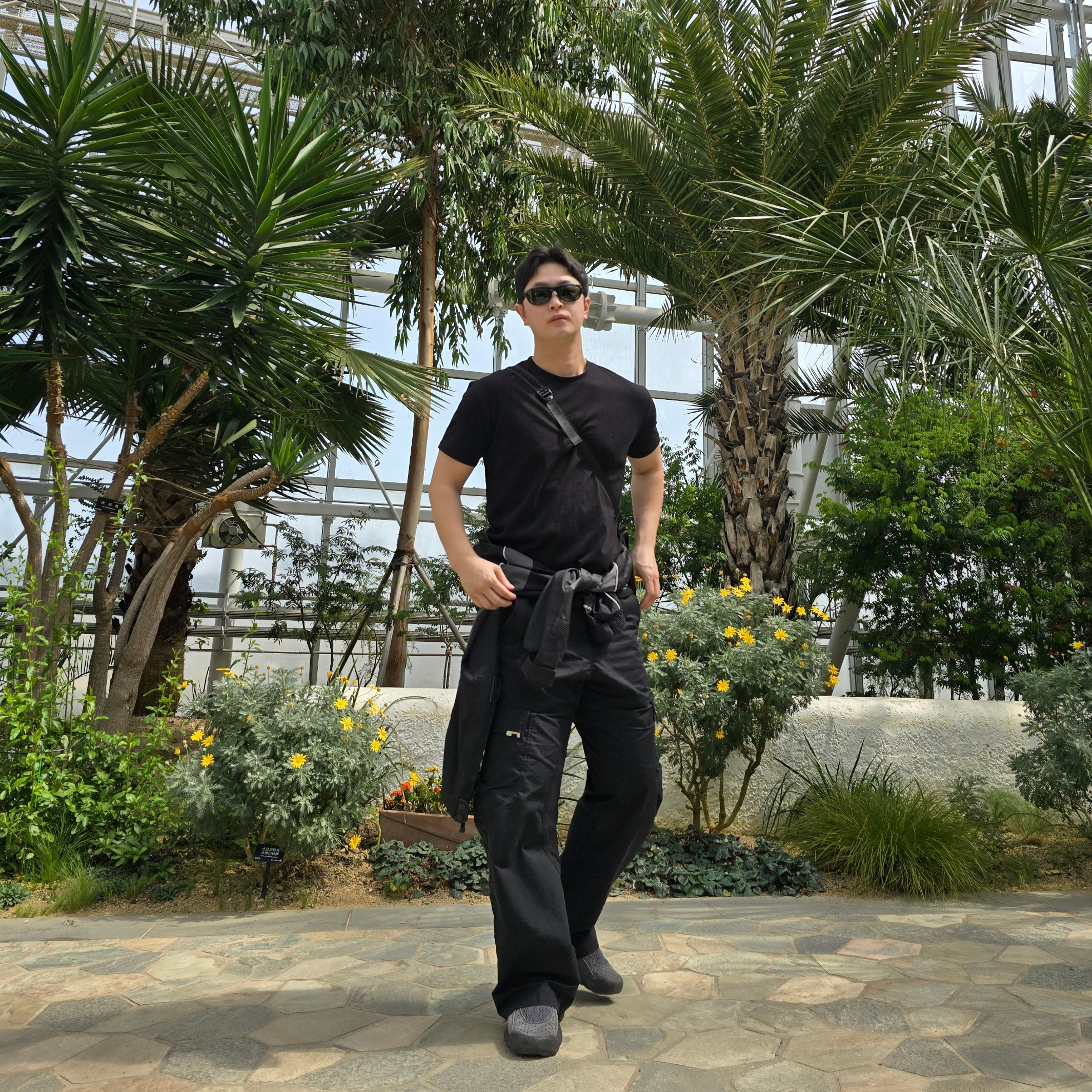 Oakley Factory Team x Brain Dead Flesh Sandal Asphalt 착용 스타일