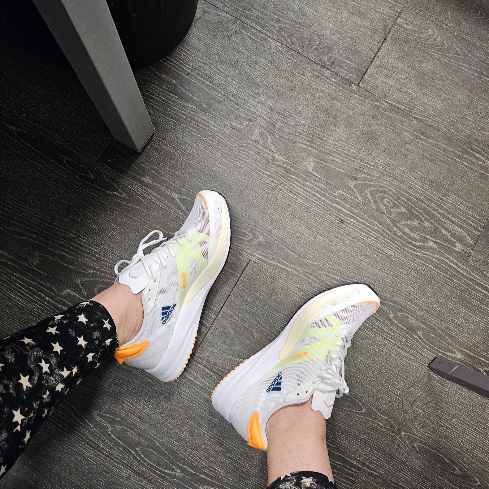 Adidas Adizero Adios 6 Cloud White Flash Orange 착용 스타일 - 2