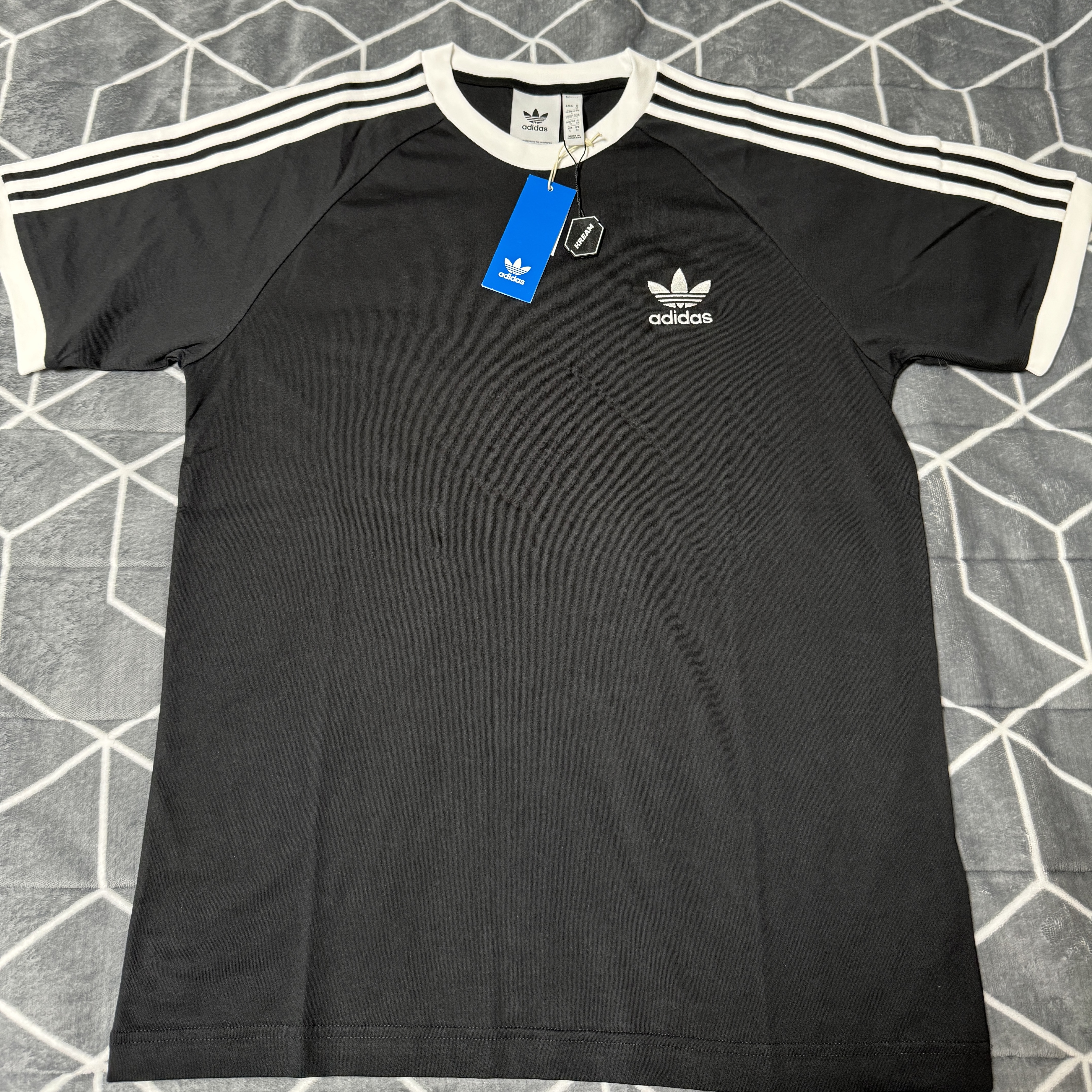 Adidas Adicolor Classics 3-Stripes T-Shirt Black - KR Sizing 착용 스타일 - 1