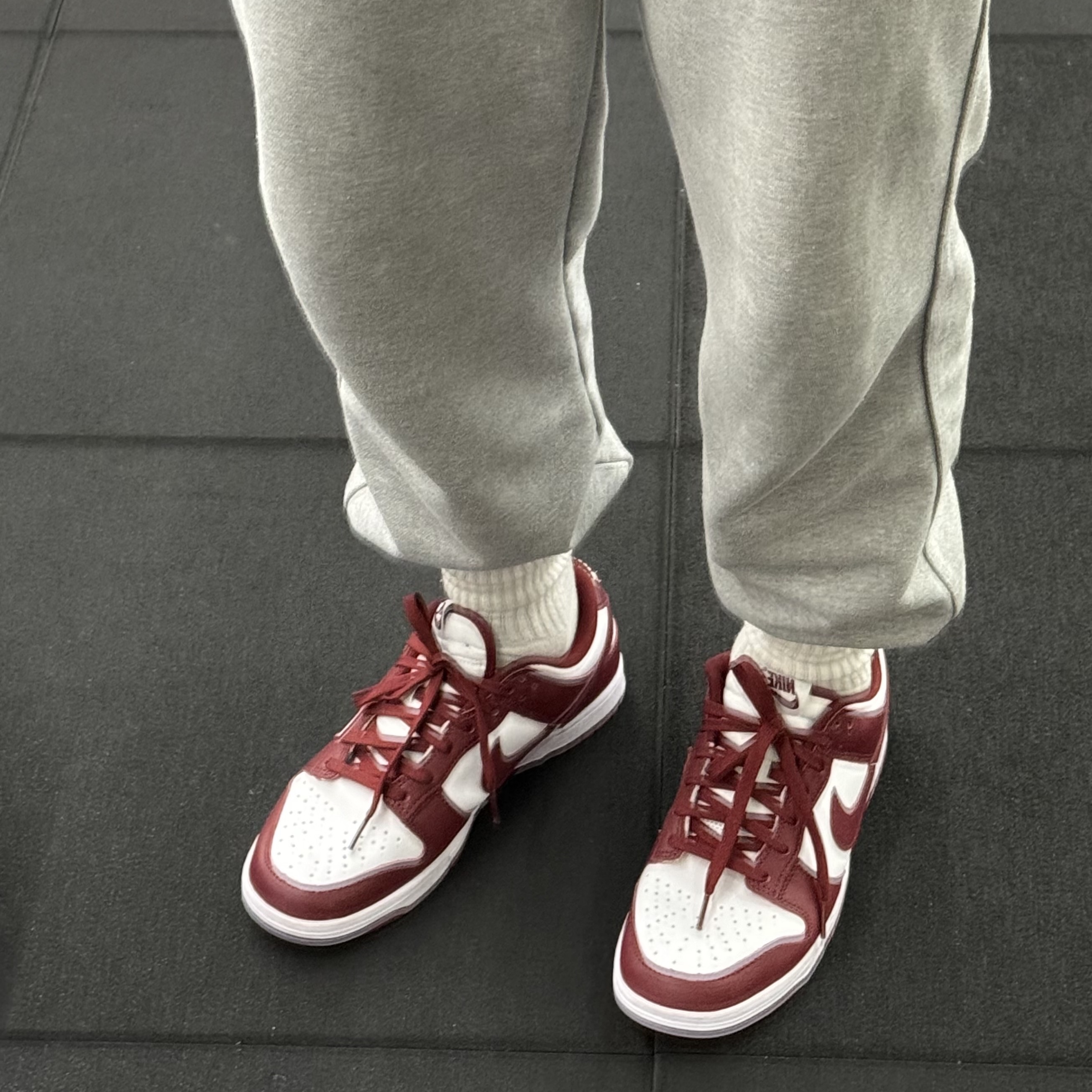 Nike Dunk Low Retro Team Red 착용 스타일