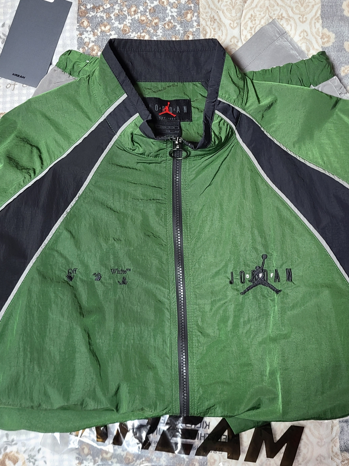 Jordan x Off-White Track Top Forest Green - US/EU, Jordan x Off-White Track Top Forest Green - Asia 착용 스타일 - 1