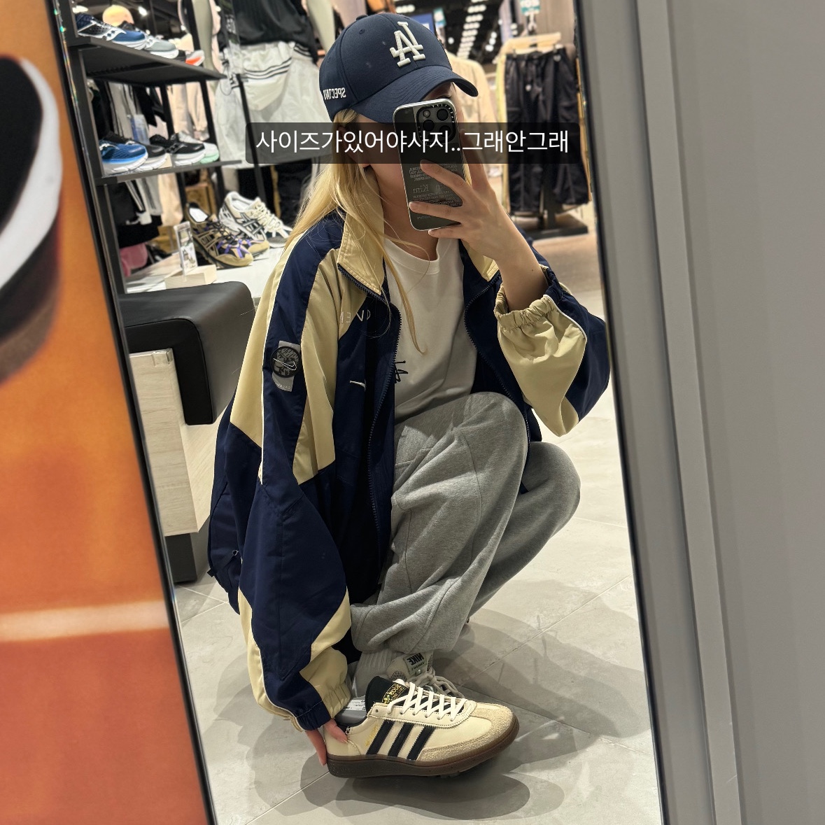 Casetify x Matin Kim iPhone Letter Magsafe Mirror Case Silver 착용 스타일