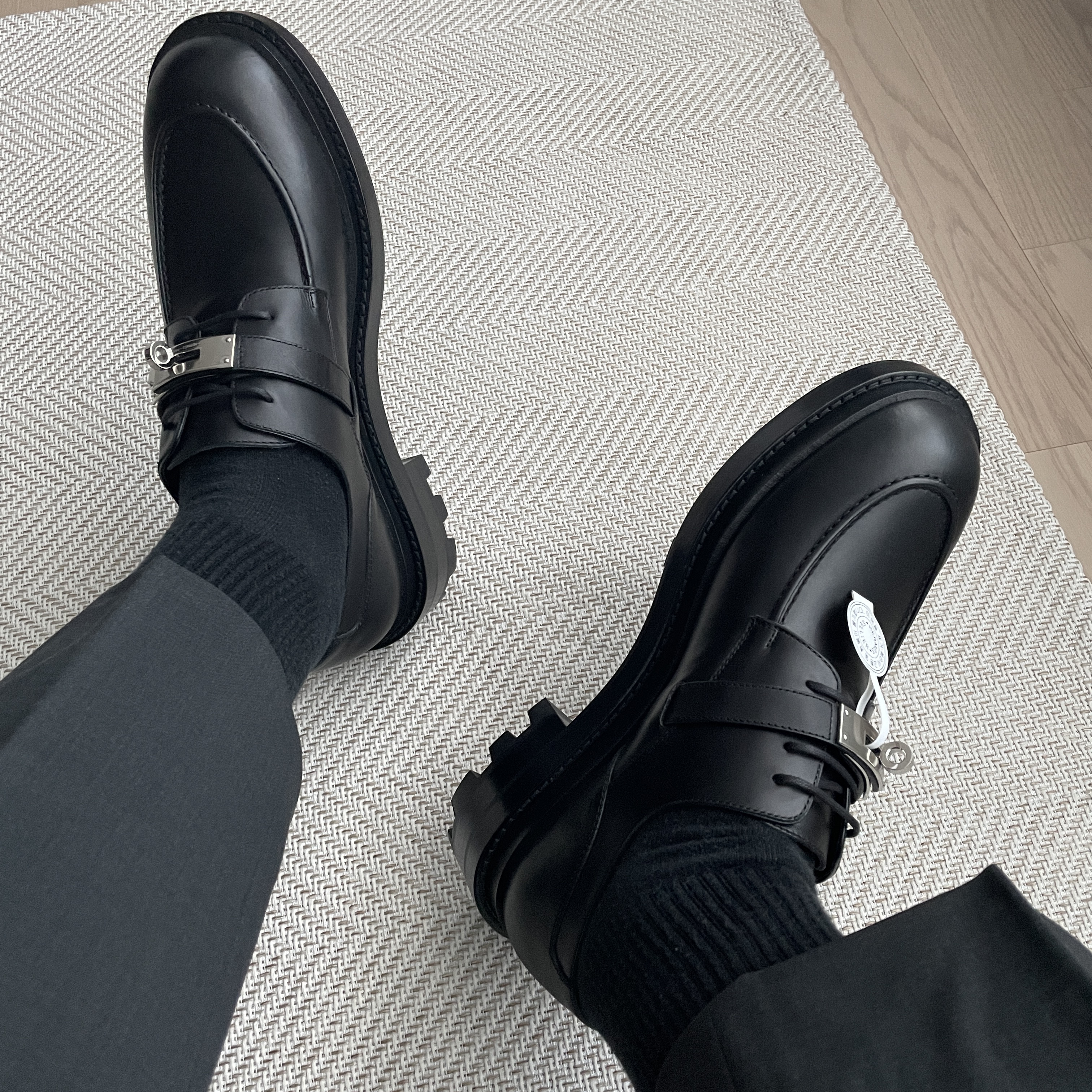 Hermes First Derby Shoe Calfskin & Palladium Noir 착용 스타일