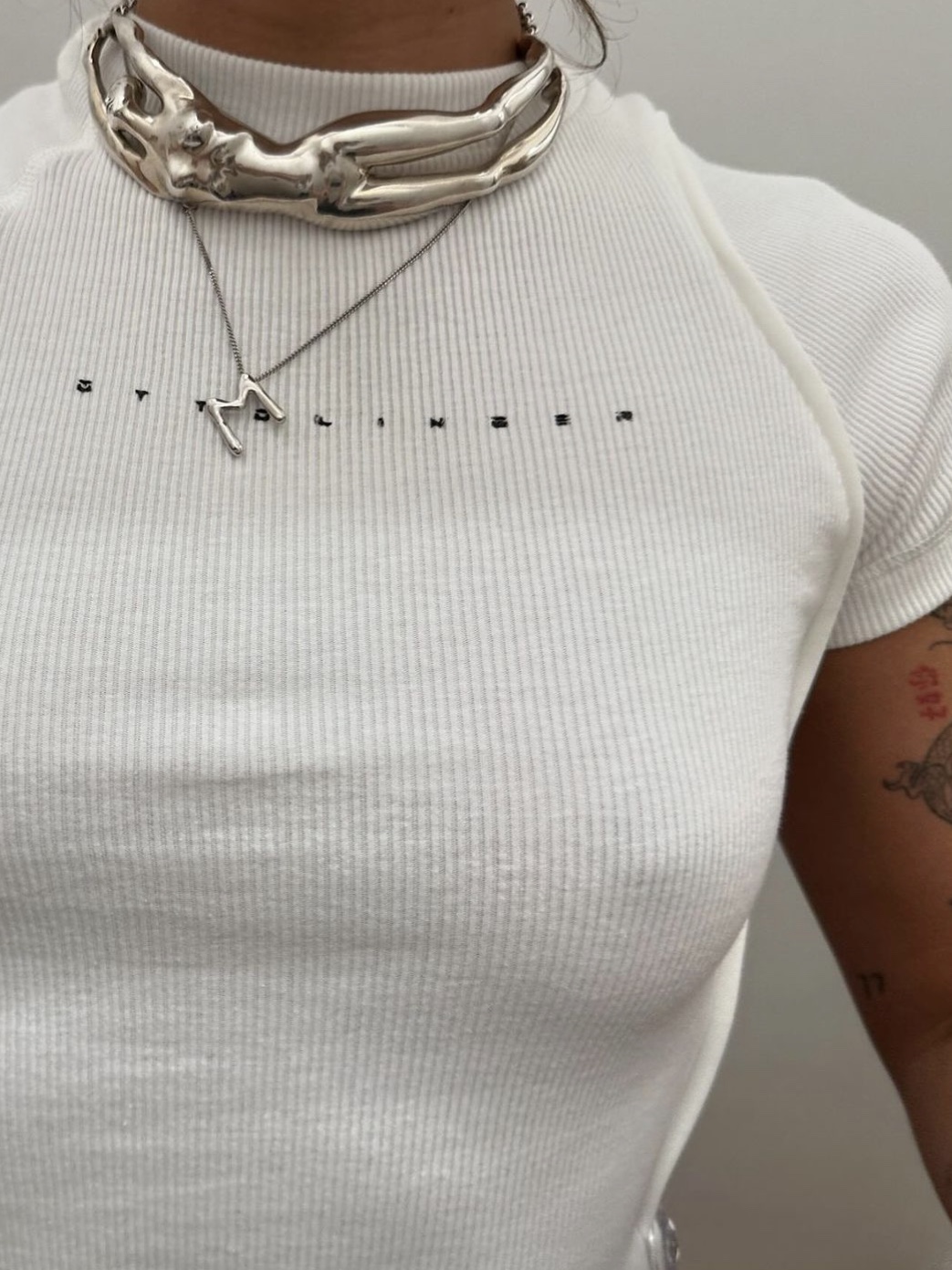 Ottolinger Women Deconstructed Rib T-Shirt White 착용 스타일