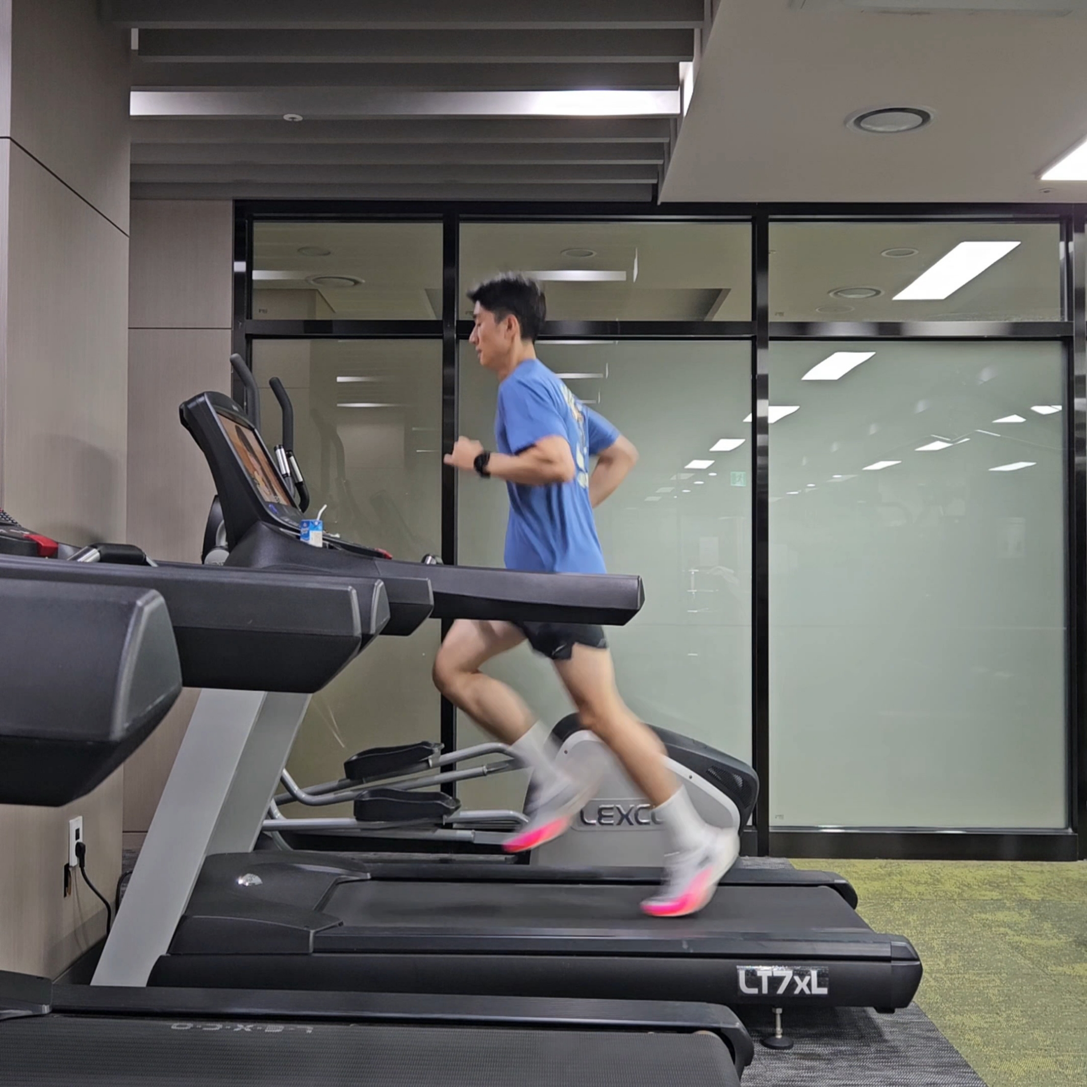 Nike ZoomX Vaporfly Next% 2 White 착용 스타일