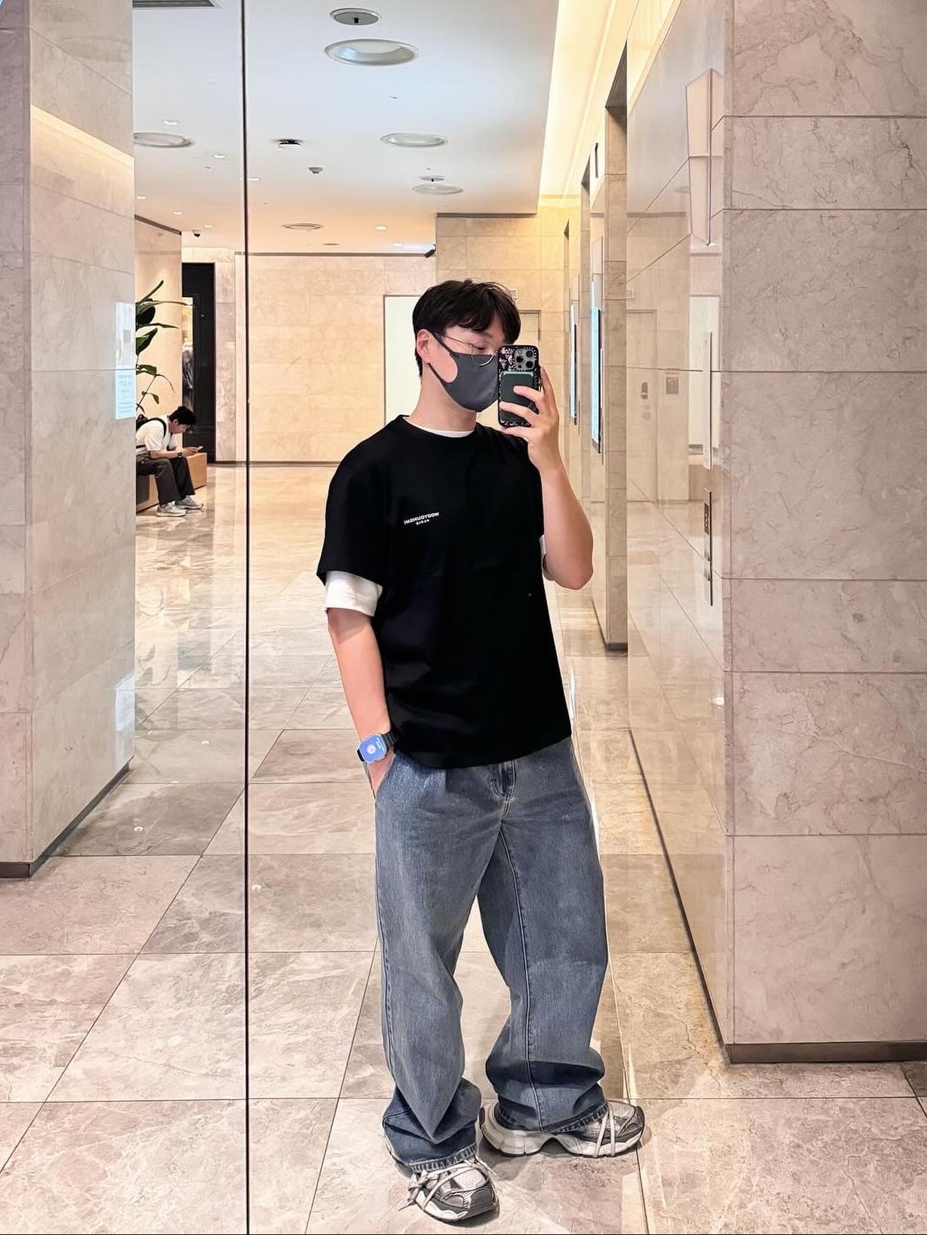 Wooyoungmi Flower Print Back Logo T-Shirt Black - 22SS, Balenciaga 3XL Sneakers Grey White Red 착용 스타일 - 2