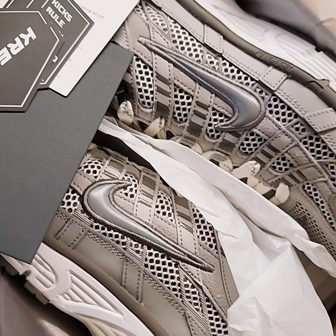 Nike P-6000 PRM Light Iron Ore 착용 스타일