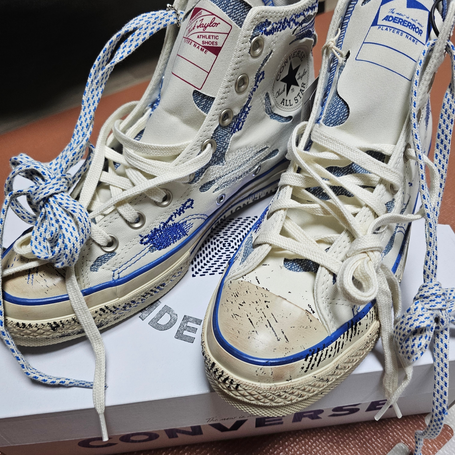 Converse x Ader Error Chuck 70 High White 착용 스타일 - 2