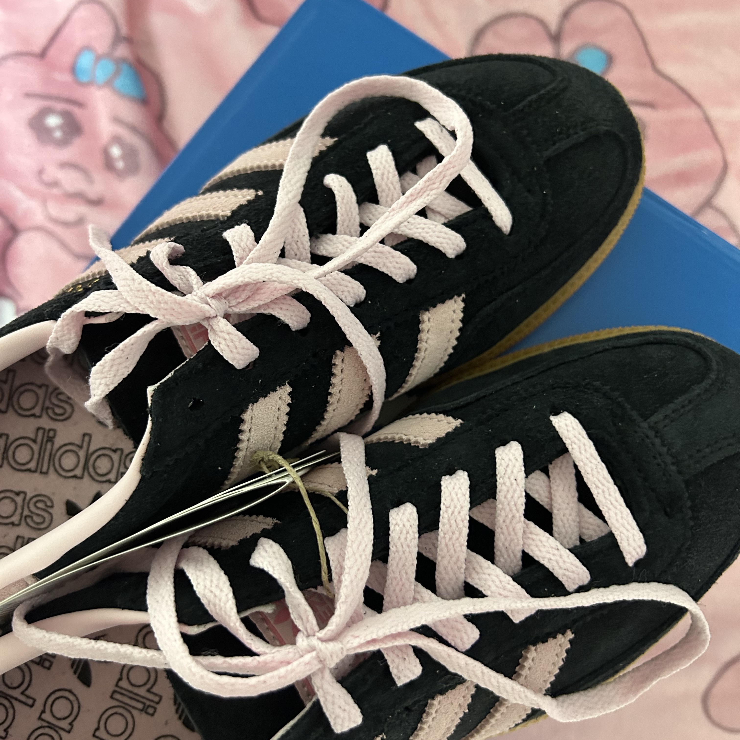 (W) Adidas Spezial Handball Core Black Clear Pink 착용 스타일 - 1