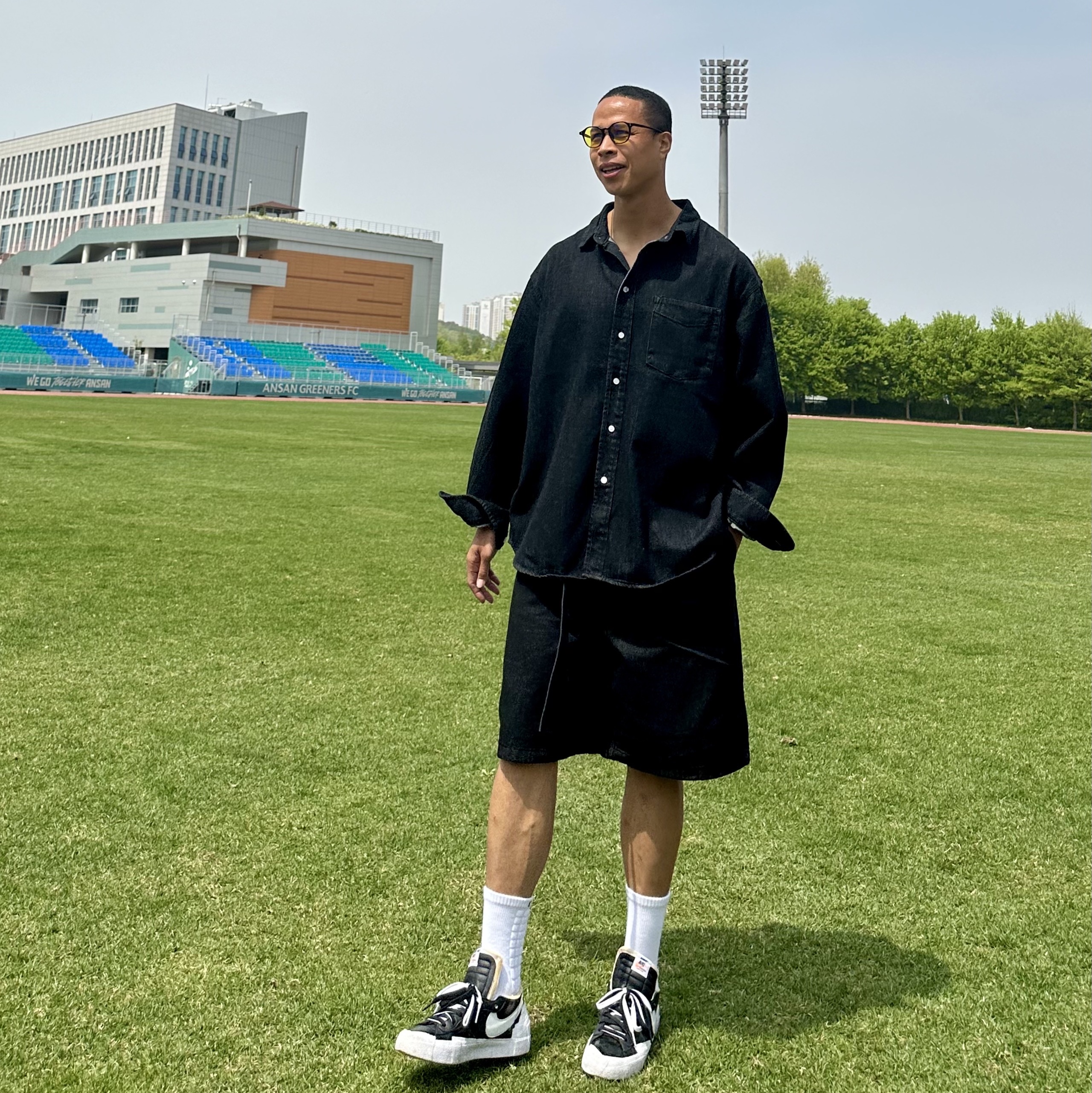 Nike x Sacai Blazer Low Black Patent Leather 착용 스타일