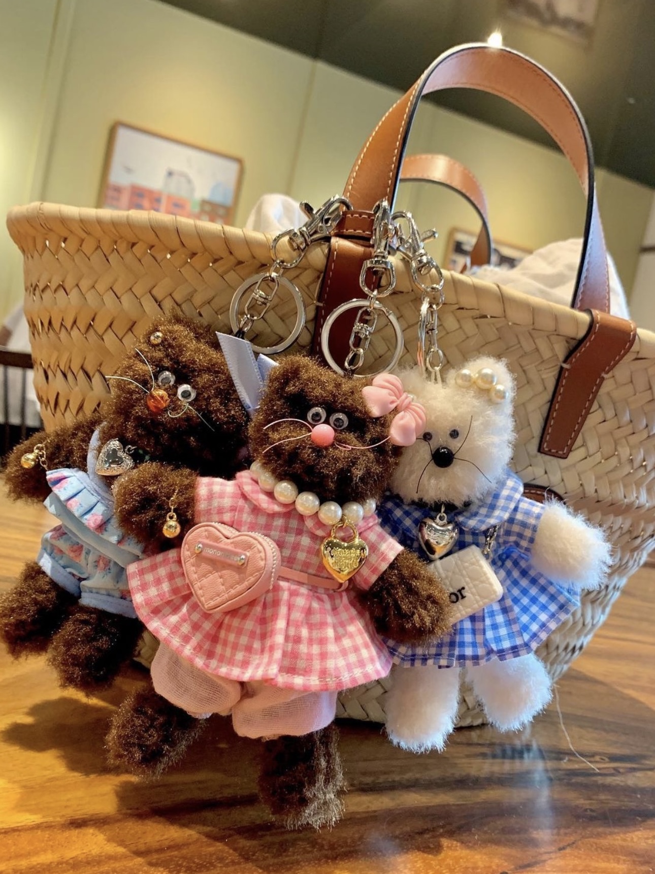 Monamhee x STU Namhee Brown, Monamhee Creami Keyring Cream - KREAM Exclusive 착용 스타일 - 4