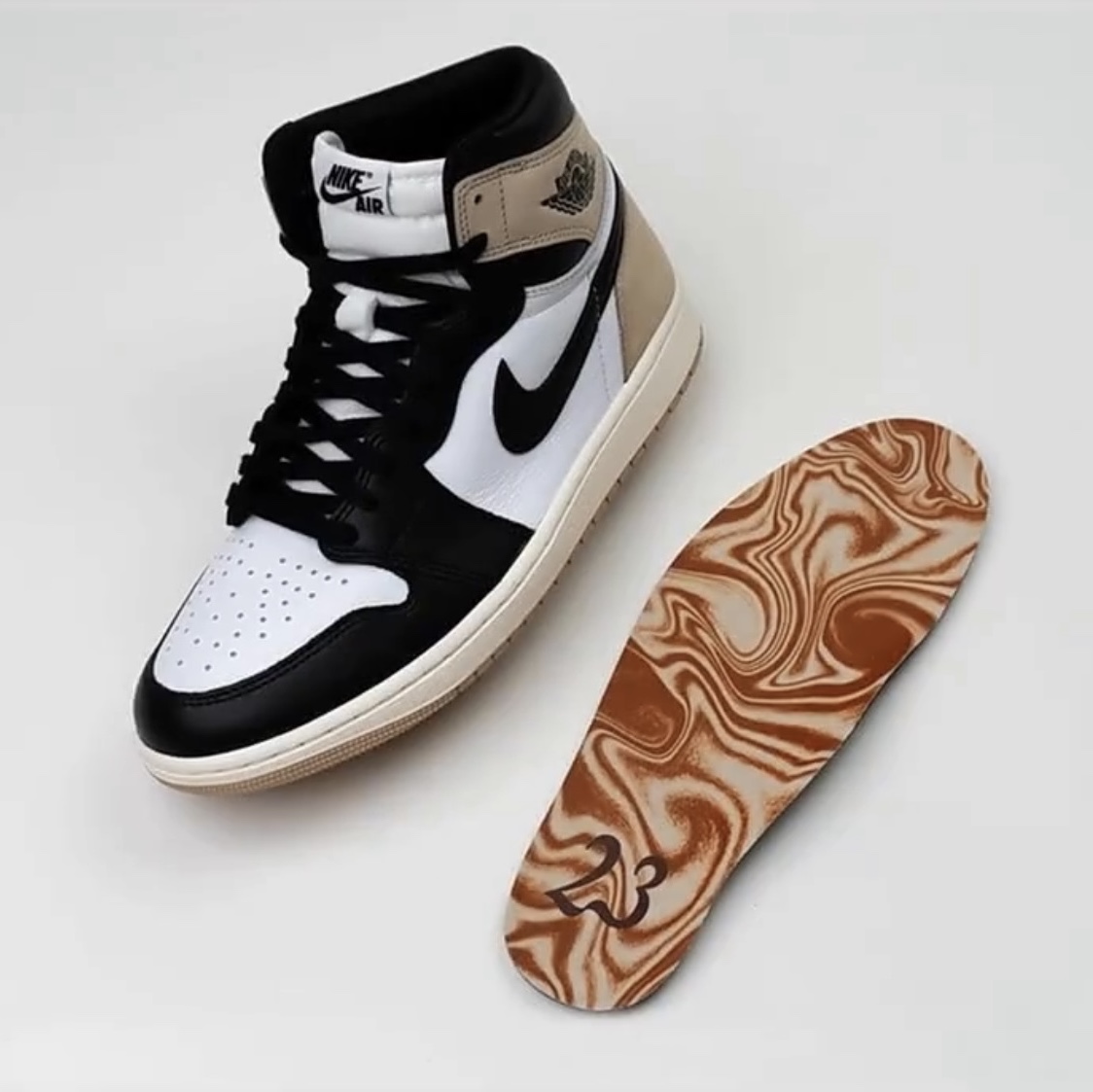(W) Jordan 1 Retro High OG Latte 착용 스타일 - 4