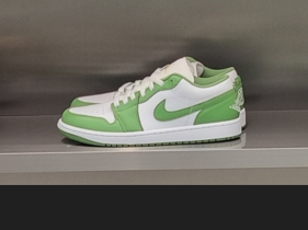 Jordan 1 Low SE White Chlorophyll 착용 스타일