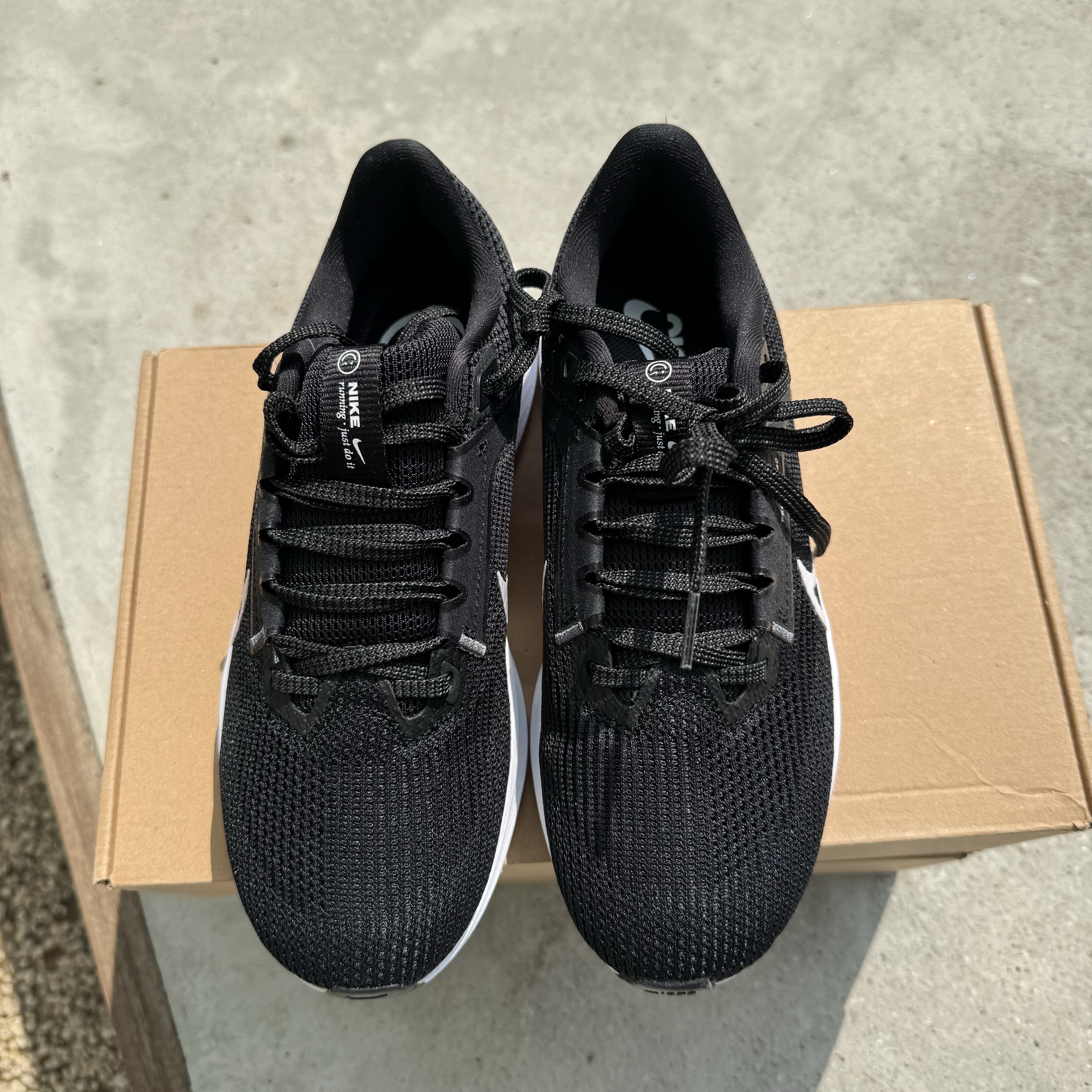 (W) Nike Air Zoom Pegasus 40 Black 착용 스타일 - 4
